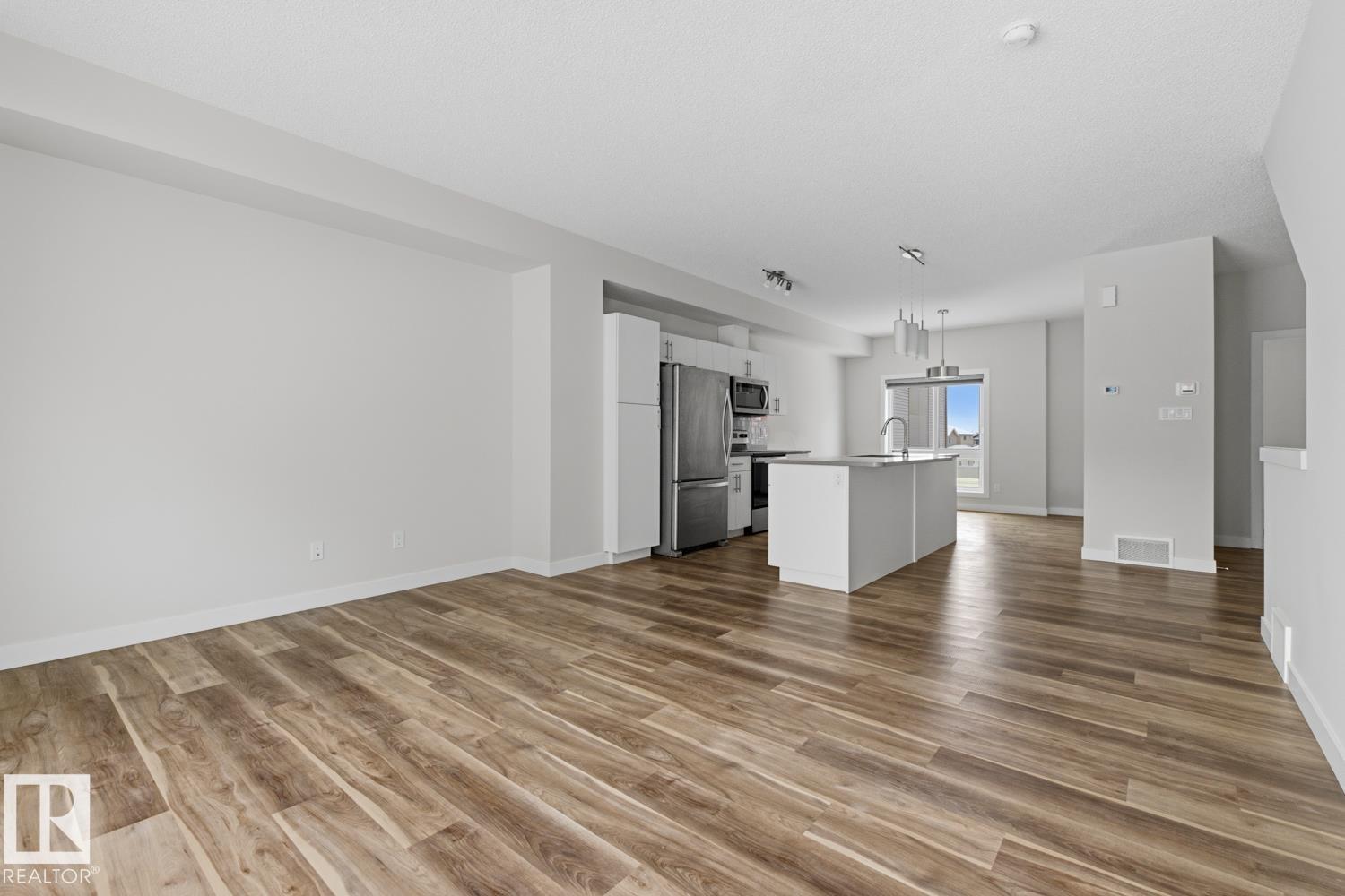 Photo 9 at 38 - 979 Crystallina Nera Way NW, Crystallina Nera West, Edmonton