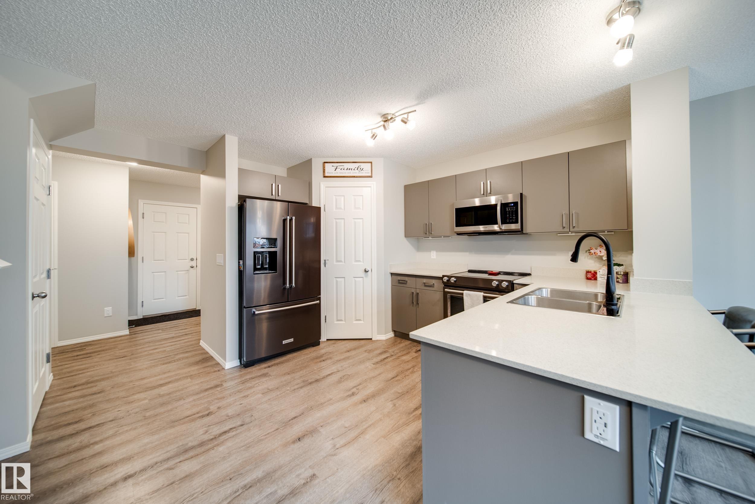 9040 Cooper Link SW, Chappelle Area, Edmonton