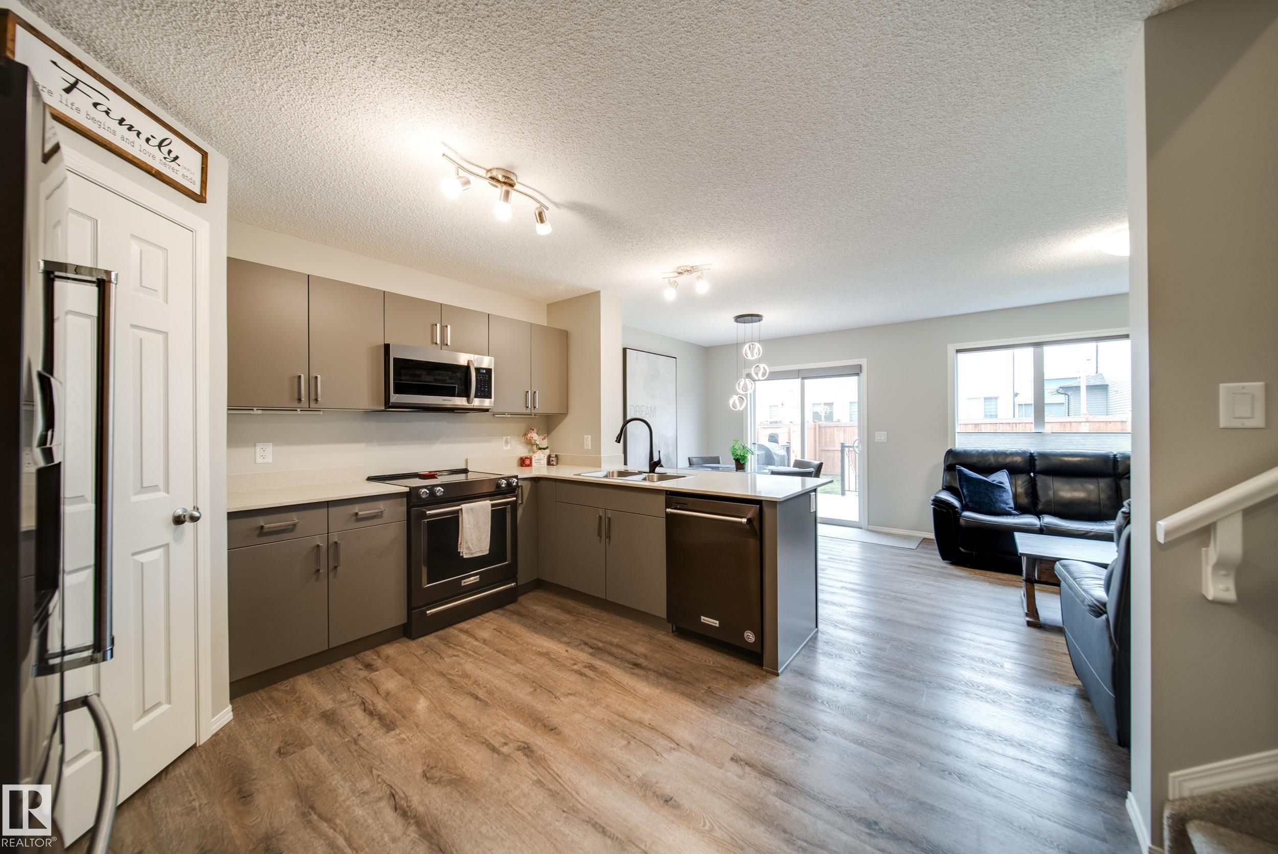 9040 Cooper Link SW, Chappelle Area, Edmonton