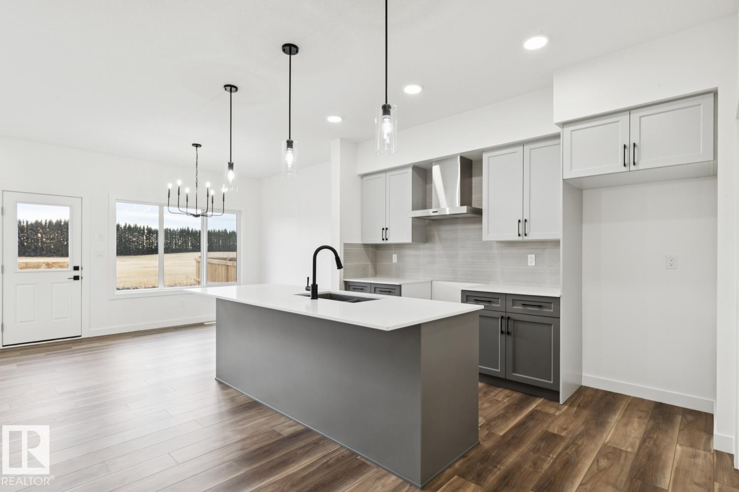 Photo 7 at 1519 11 Avenue NW, Aster, Edmonton