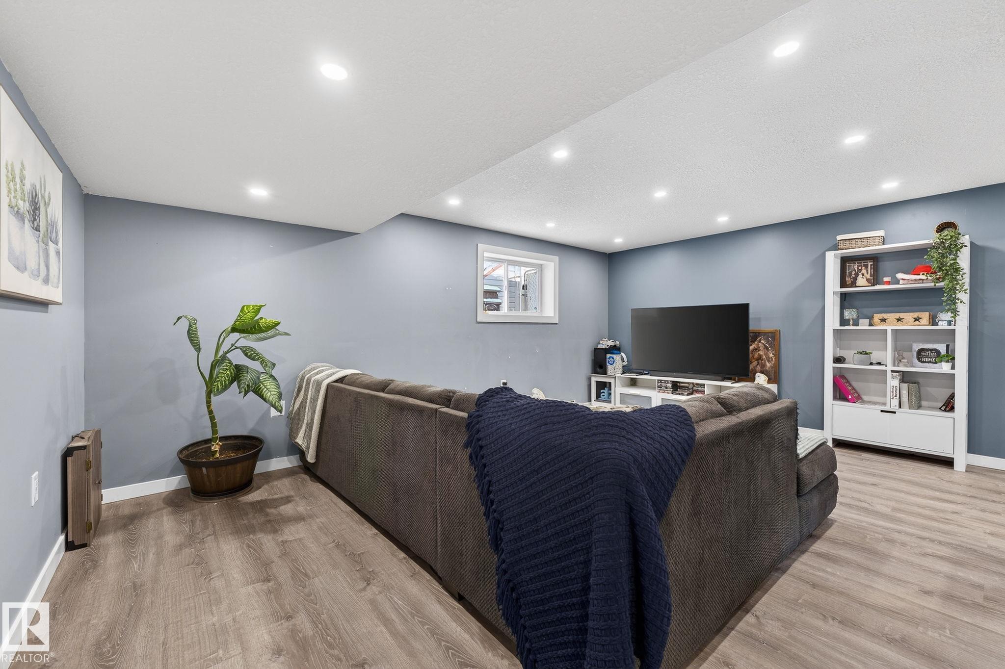 Photo 43 at 40 Bridgeview Crescent, Bridgeview Fort Sask., Fort Saskatchewan