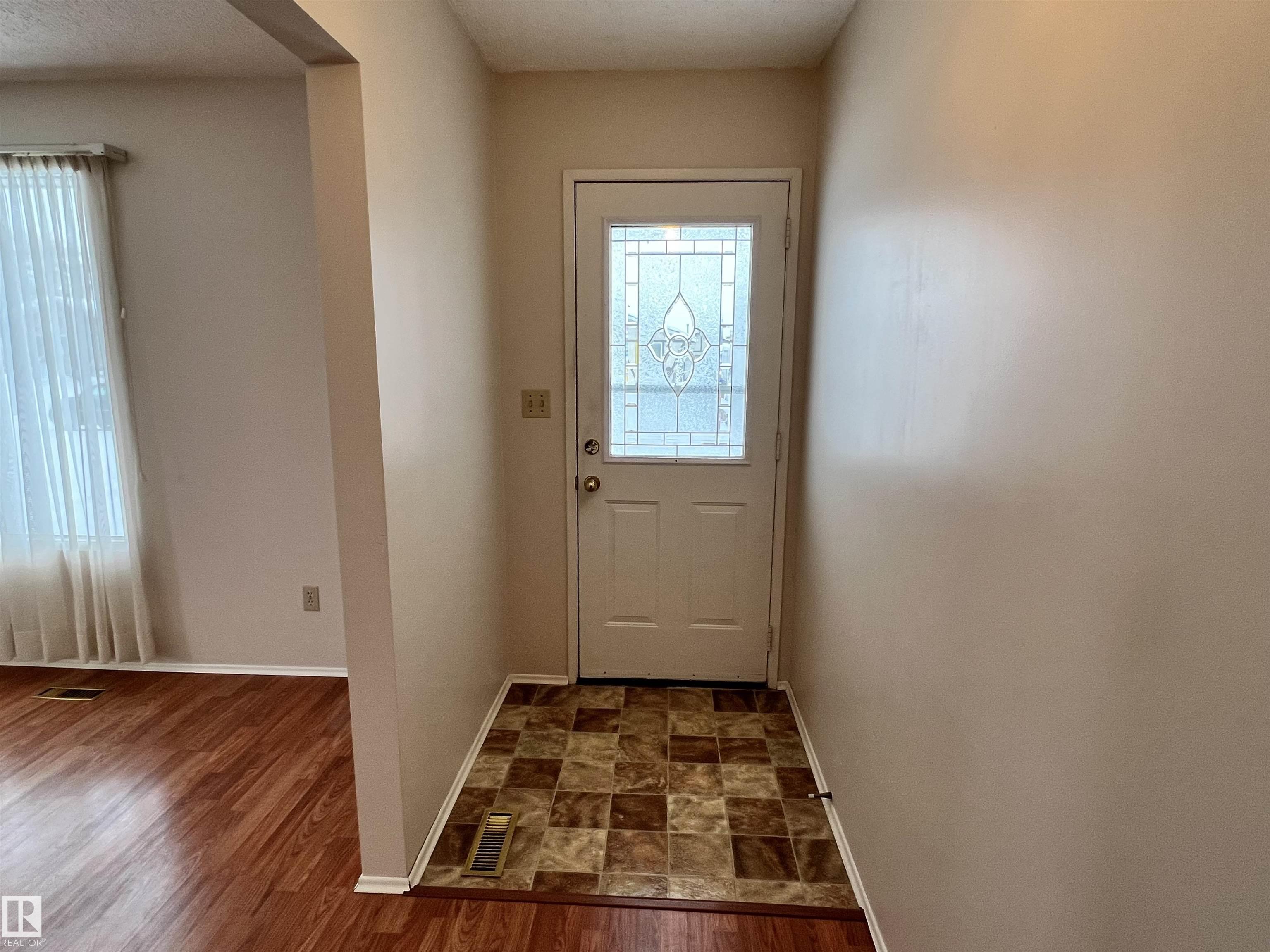 Photo 12 at 9303 99a Avenue, Morinville