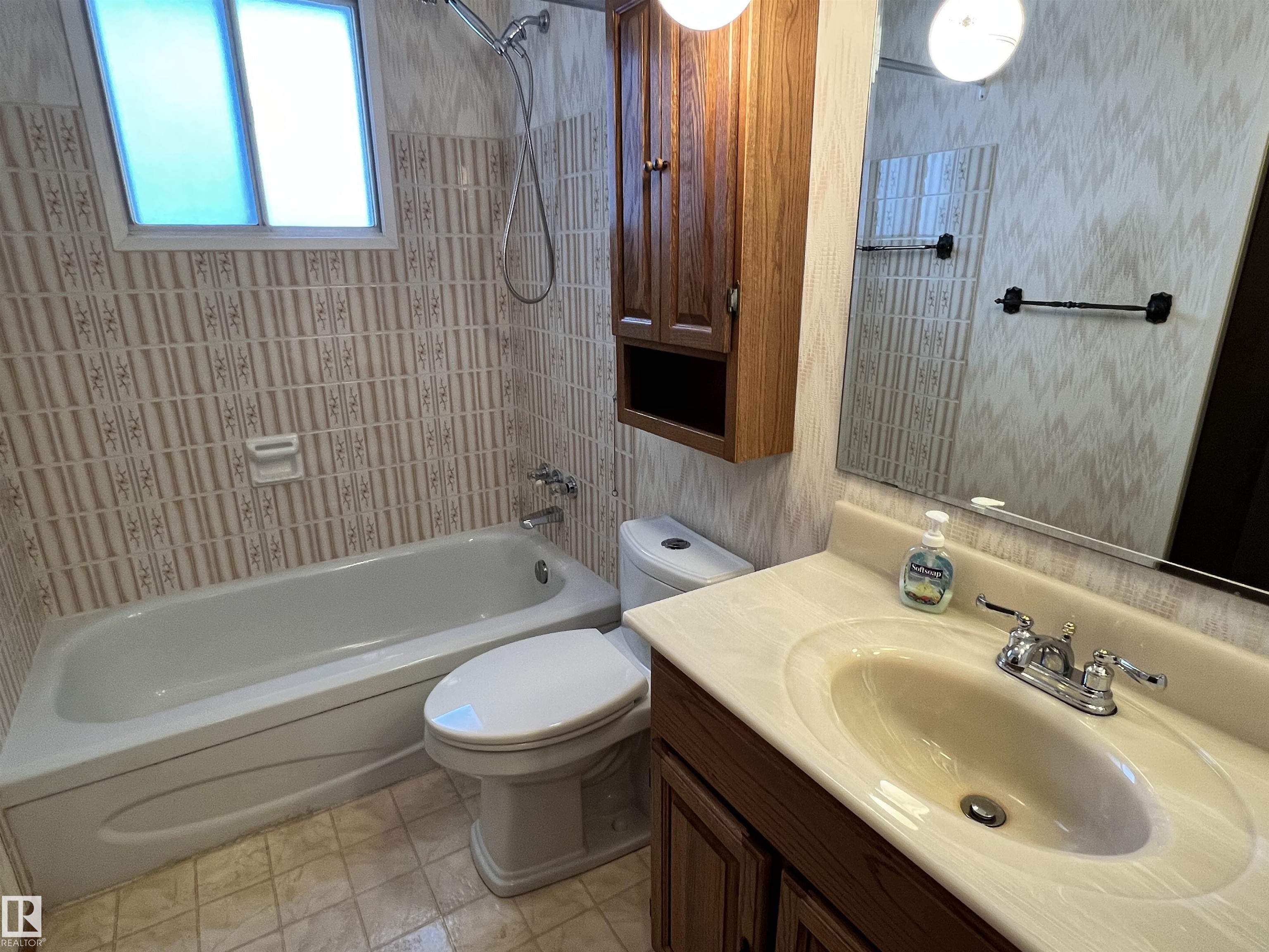 Photo 23 at 9303 99a Avenue, Morinville