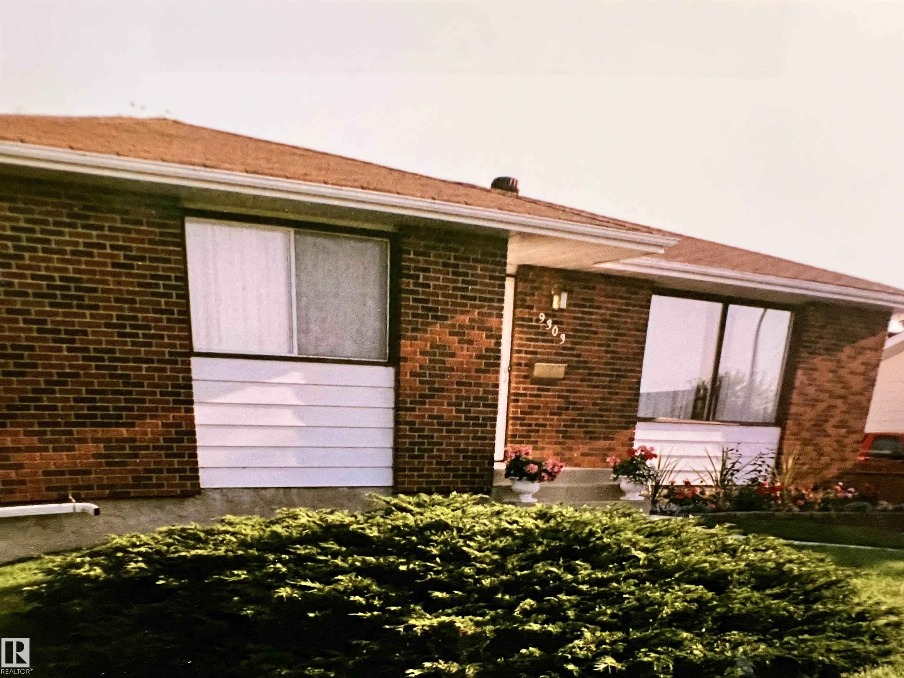 Photo 42 at 9303 99a Avenue, Morinville