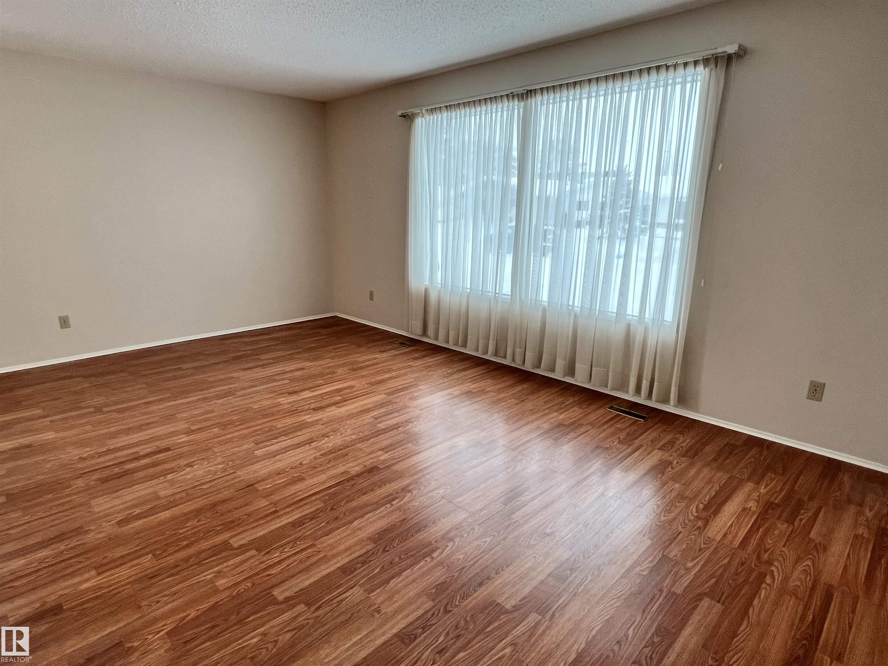 Photo 10 at 9303 99a Avenue, Morinville