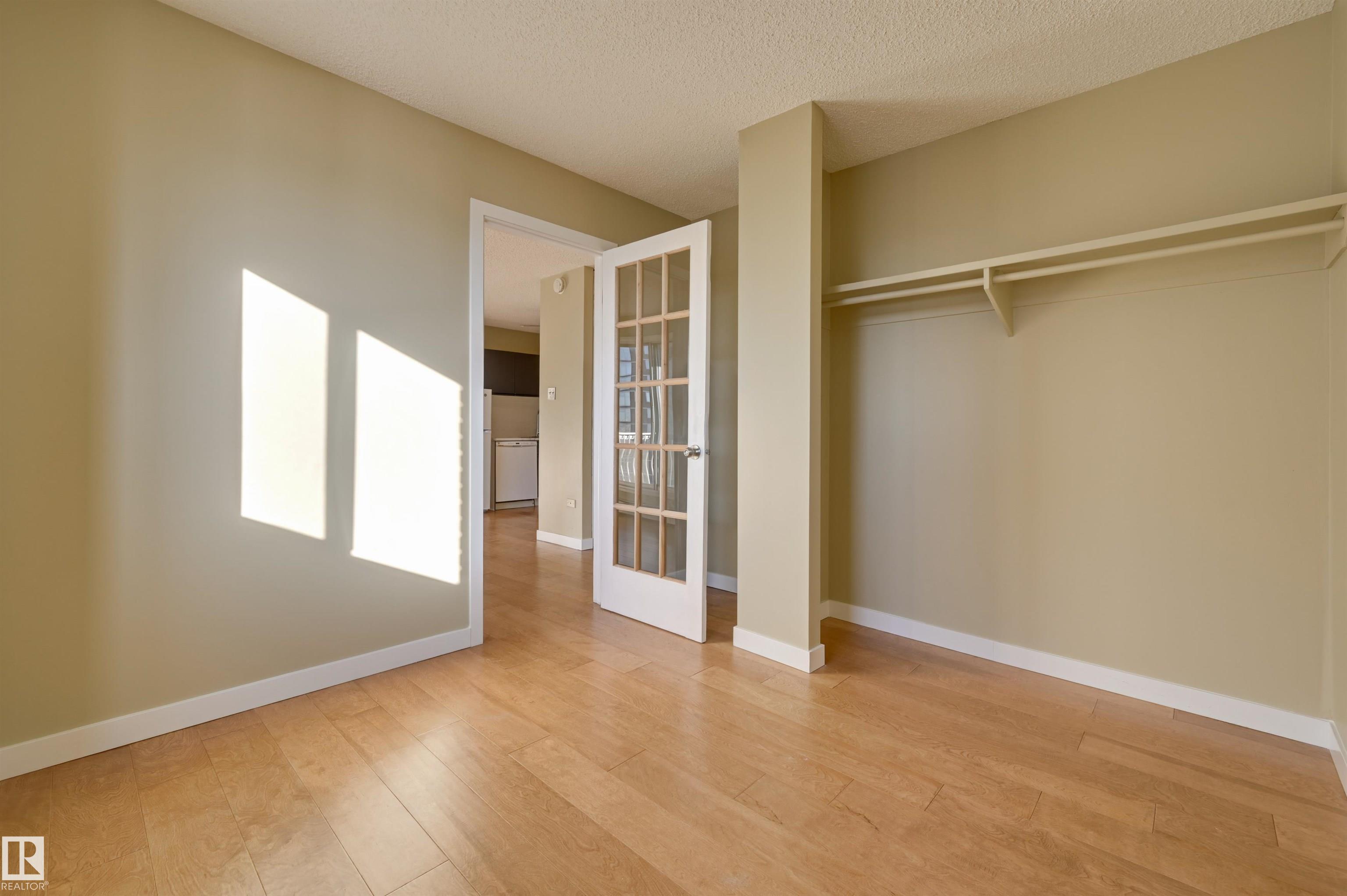 Photo 14 at 905 - 10150 117 Street NW, Wîhkwêntôwin, Edmonton