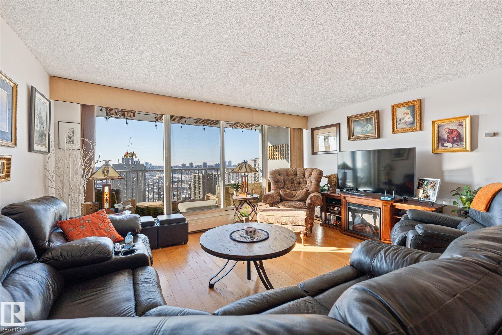 1002 - 9923 103 Street NW, Downtown, Edmonton