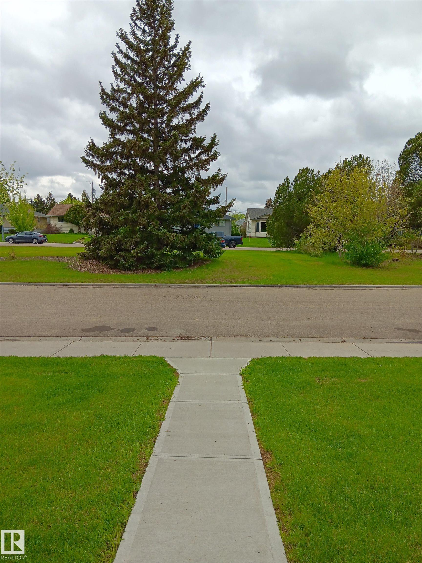 Photo 67 at 13419 102 Street NW, Rosslyn, Edmonton