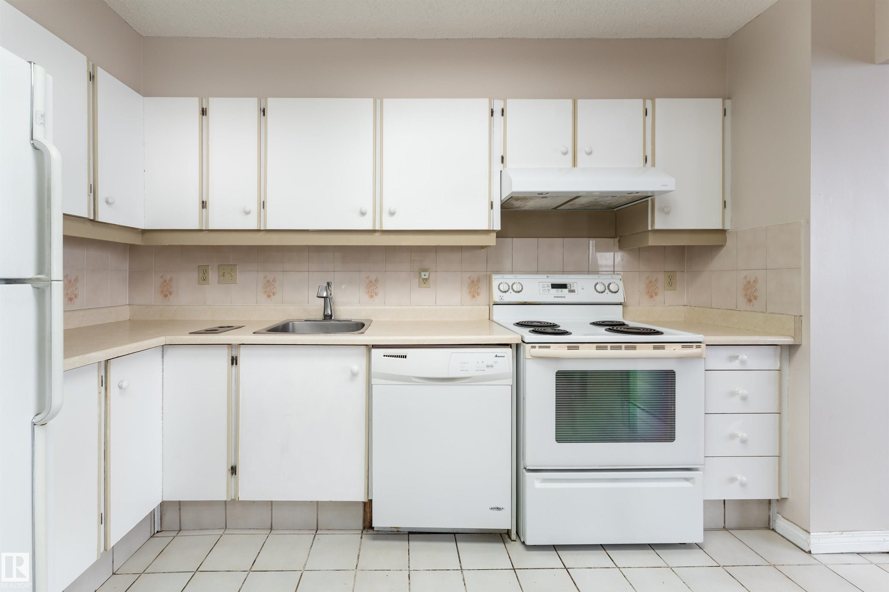 Photo 17 at 702 - 8340 Jasper Avenue NW, Cromdale, Edmonton