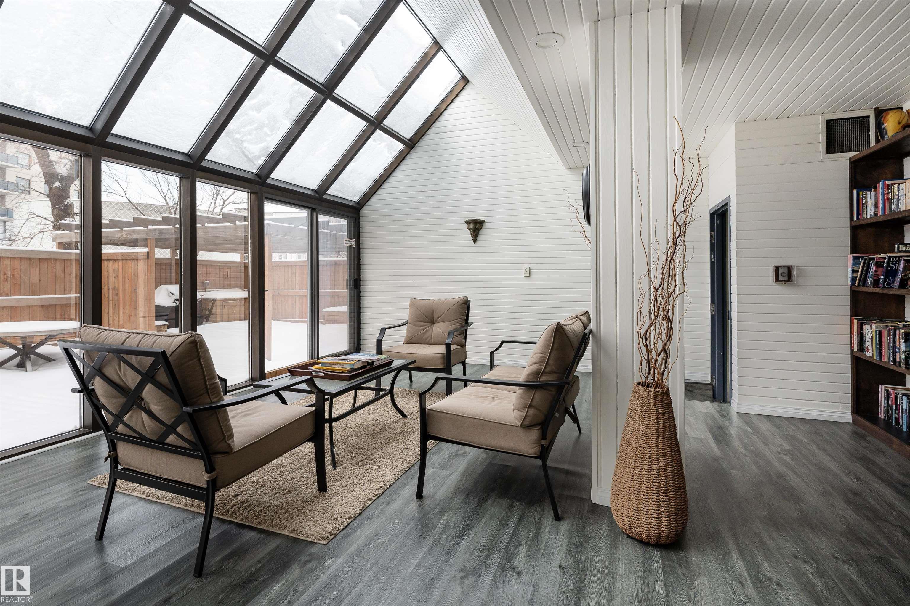 702 - 8340 Jasper Avenue NW, Cromdale, Edmonton