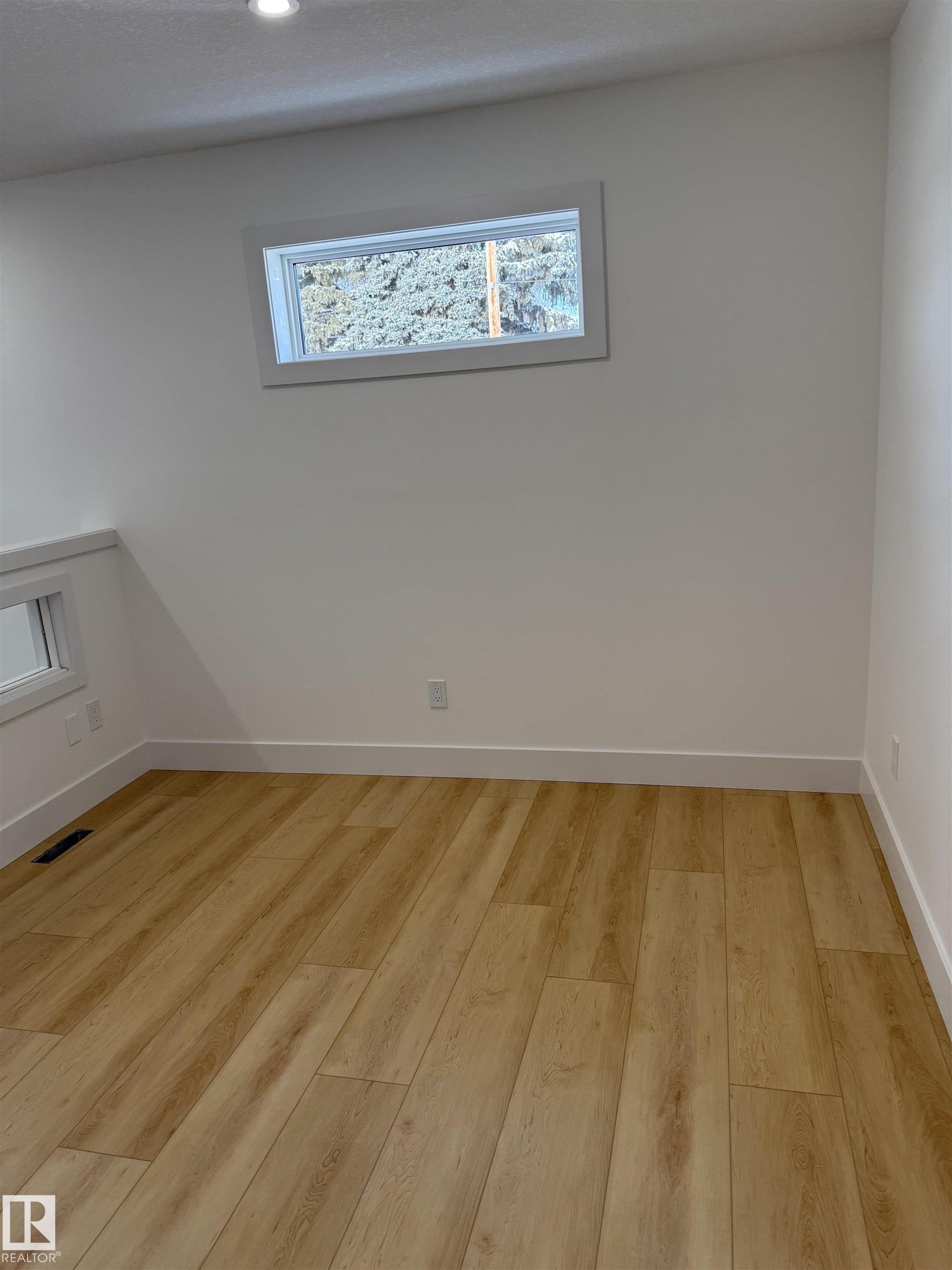 Photo 12 at 12039 41 Street NW, Beacon Heights, Edmonton