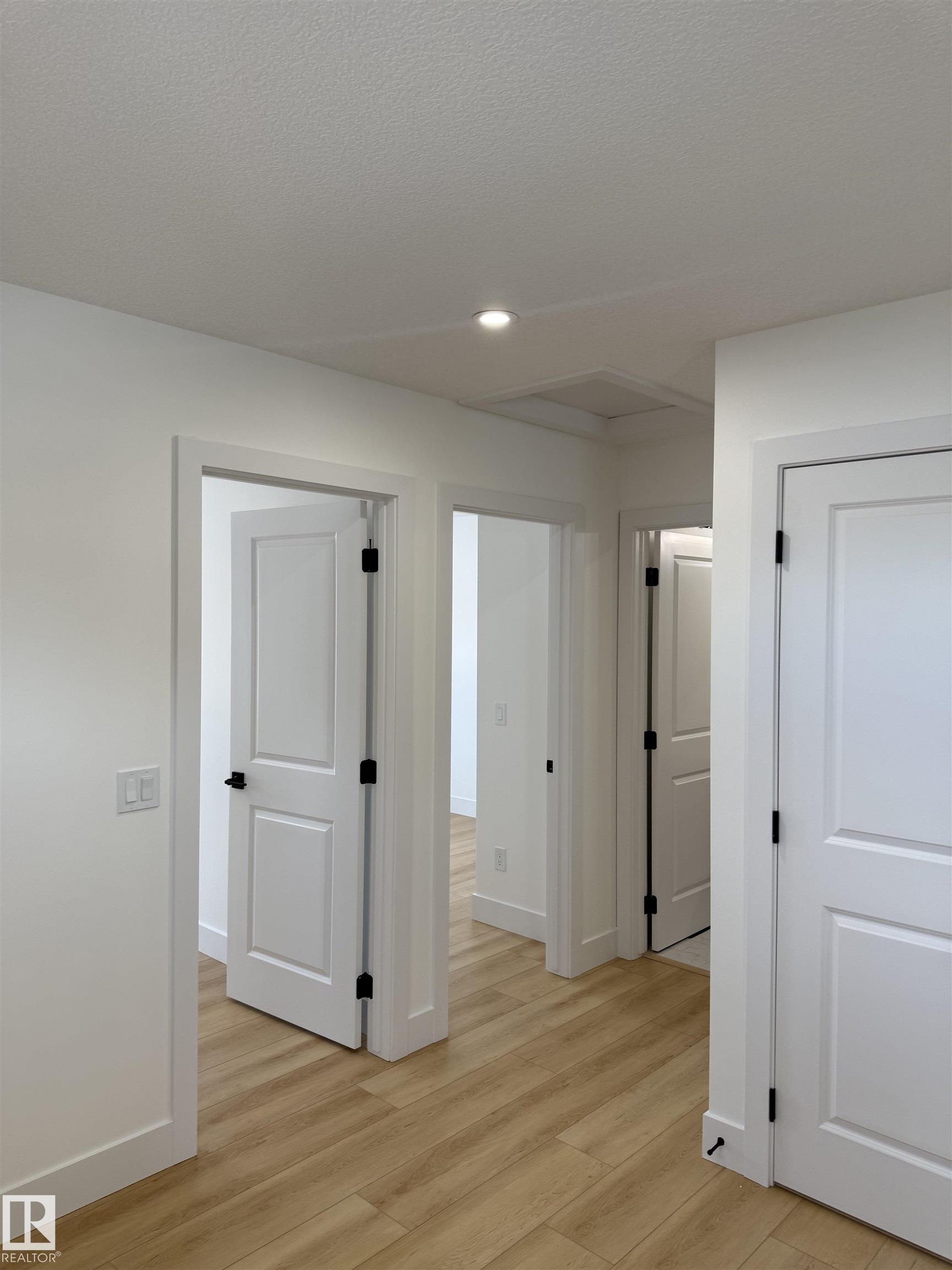 Photo 13 at 12039 41 Street NW, Beacon Heights, Edmonton