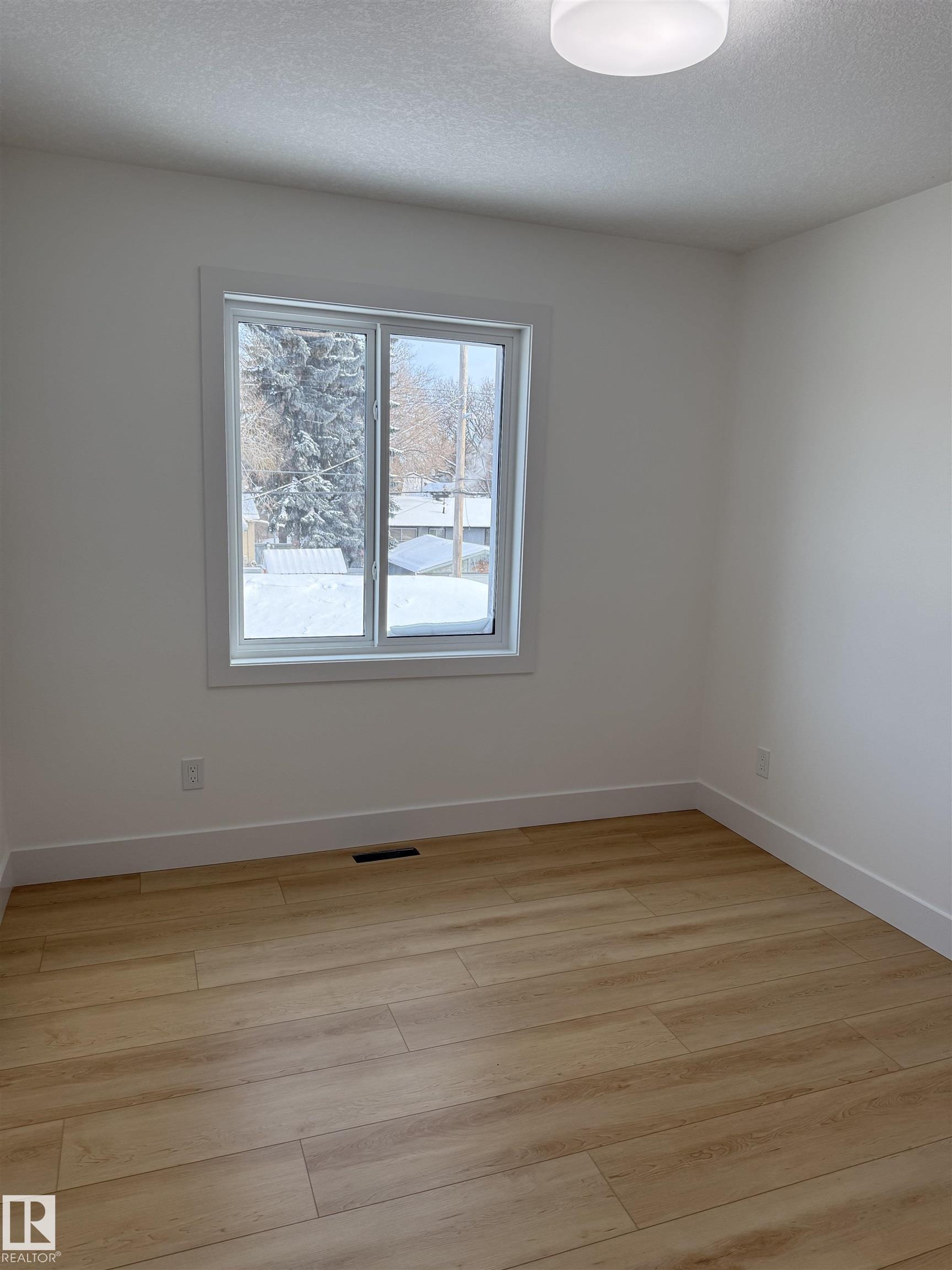 Photo 18 at 12039 41 Street NW, Beacon Heights, Edmonton