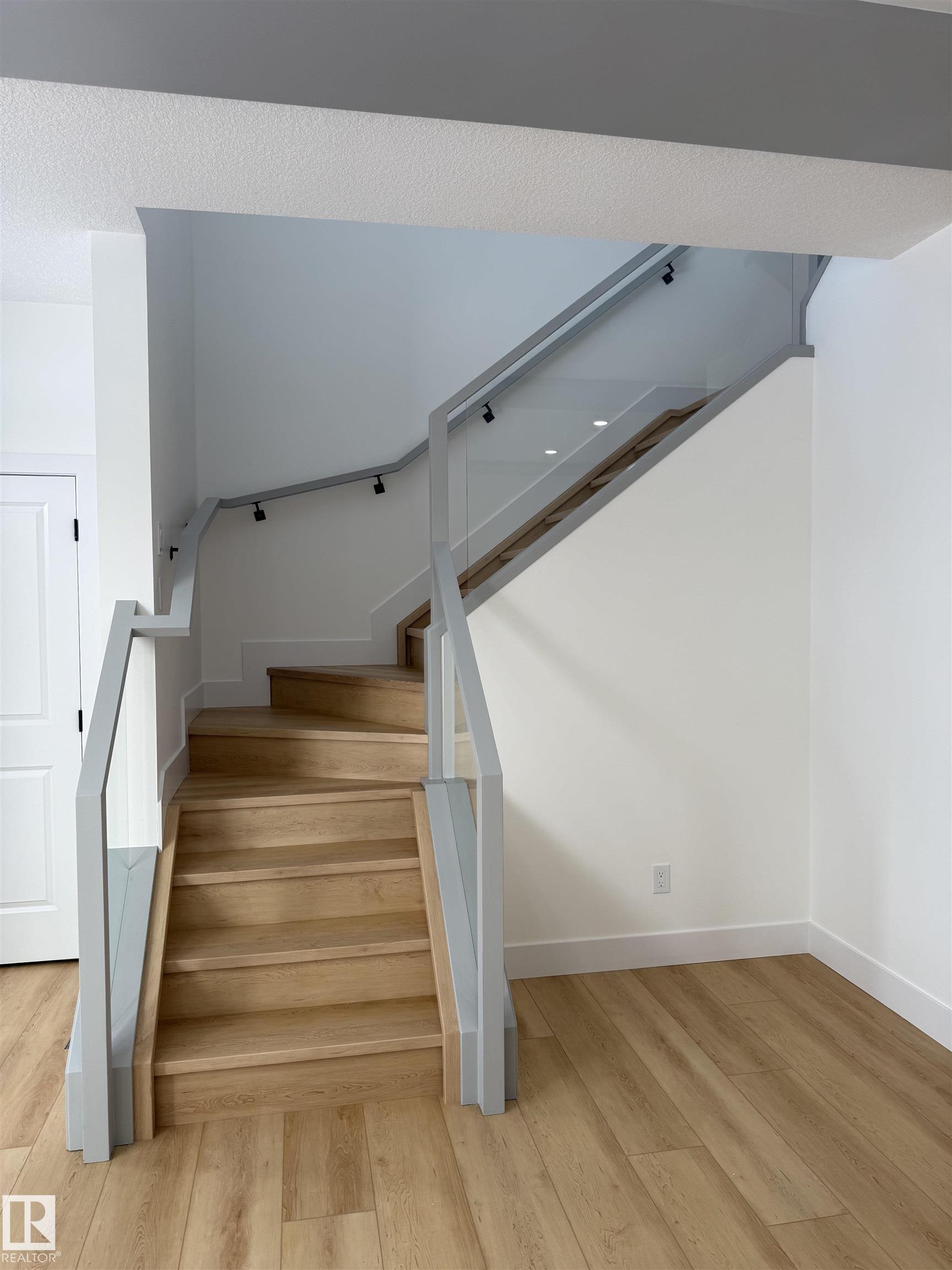 12039 41 Street NW, Beacon Heights, Edmonton