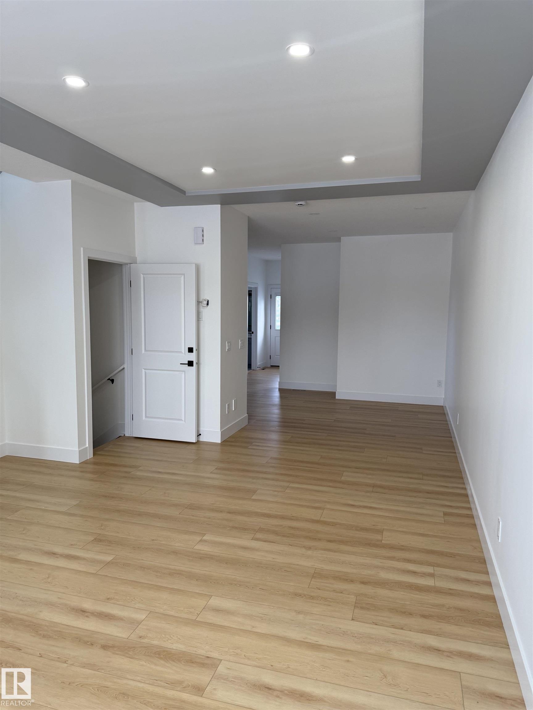 Photo 7 at 12039 41 Street NW, Beacon Heights, Edmonton