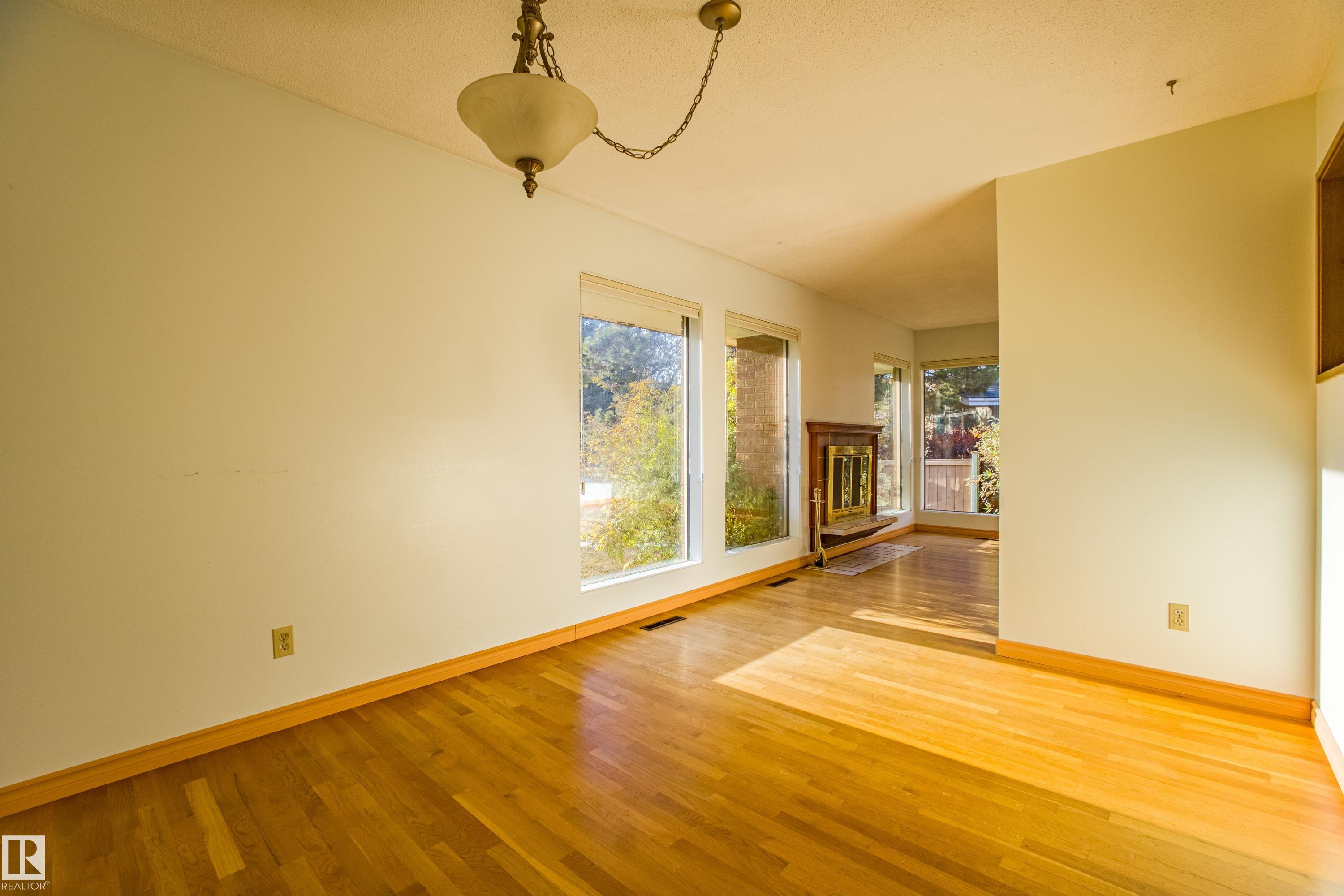 Photo 16 at 4051 120 Street NW, Aspen Gardens, Edmonton