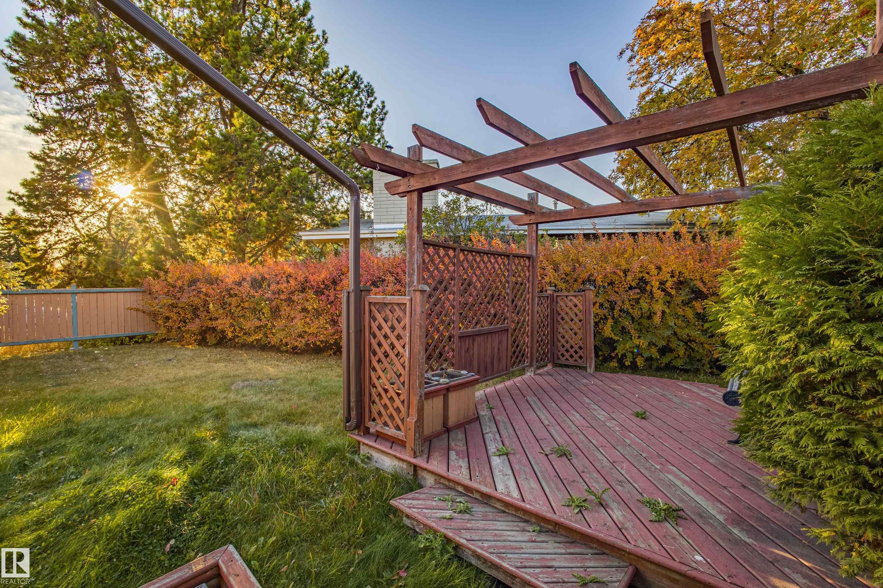 Photo 8 at 4051 120 Street NW, Aspen Gardens, Edmonton