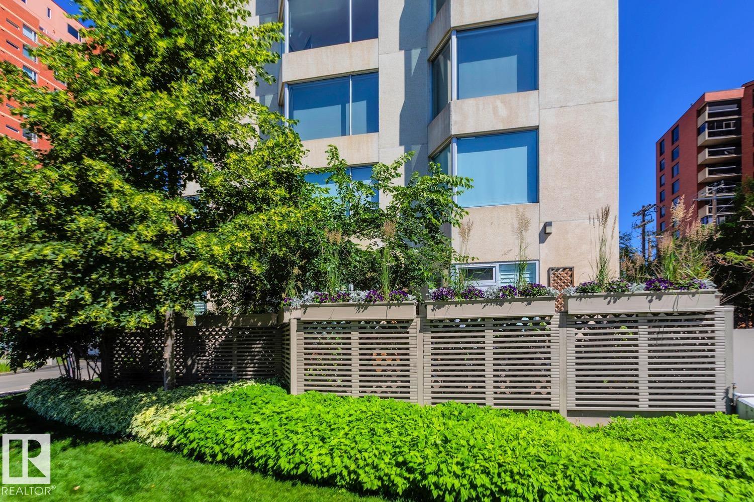 102 - 11826 100 Avenue NW, Wîhkwêntôwin, Edmonton