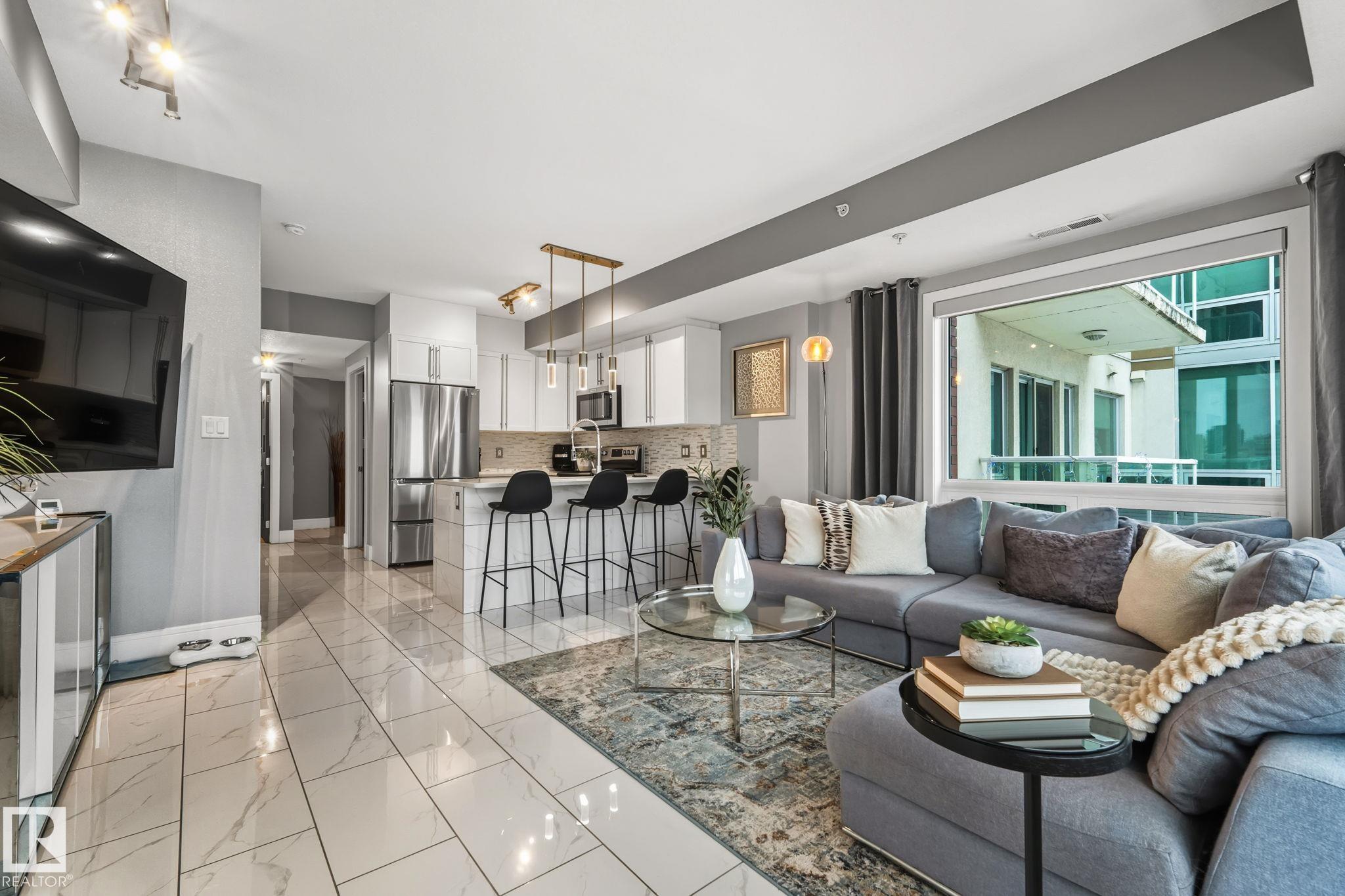 Photo 16 at 901 - 10055 118 Street NW, Wîhkwêntôwin, Edmonton