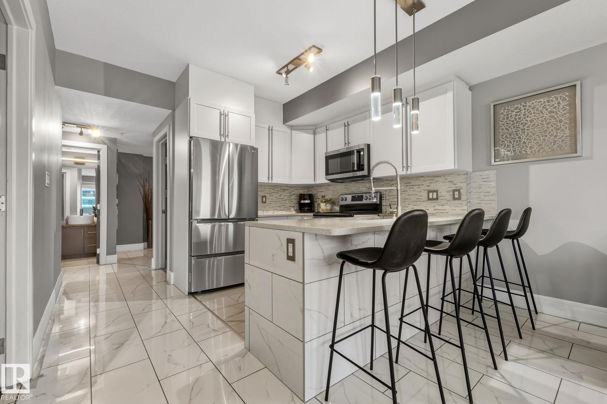 Photo 19 at 901 - 10055 118 Street NW, Wîhkwêntôwin, Edmonton