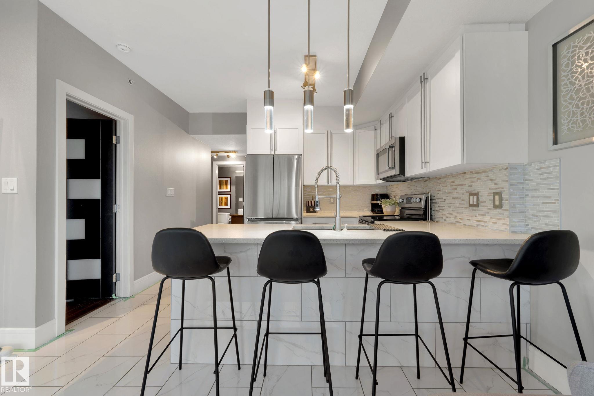 Photo 20 at 901 - 10055 118 Street NW, Wîhkwêntôwin, Edmonton