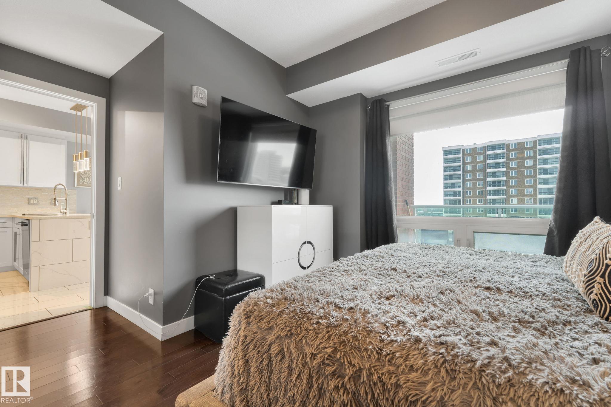 Photo 29 at 901 - 10055 118 Street NW, Wîhkwêntôwin, Edmonton