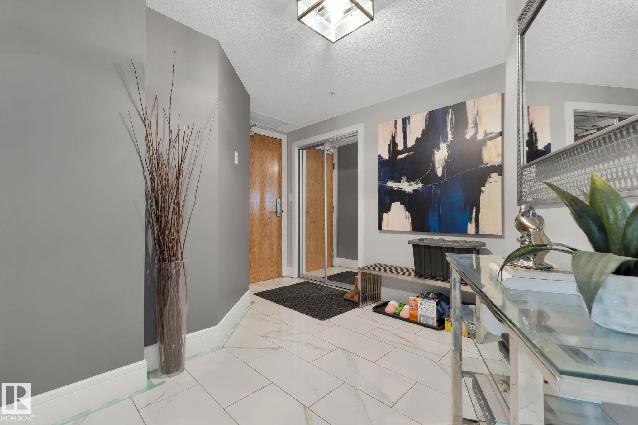 Photo 10 at 901 - 10055 118 Street NW, Wîhkwêntôwin, Edmonton