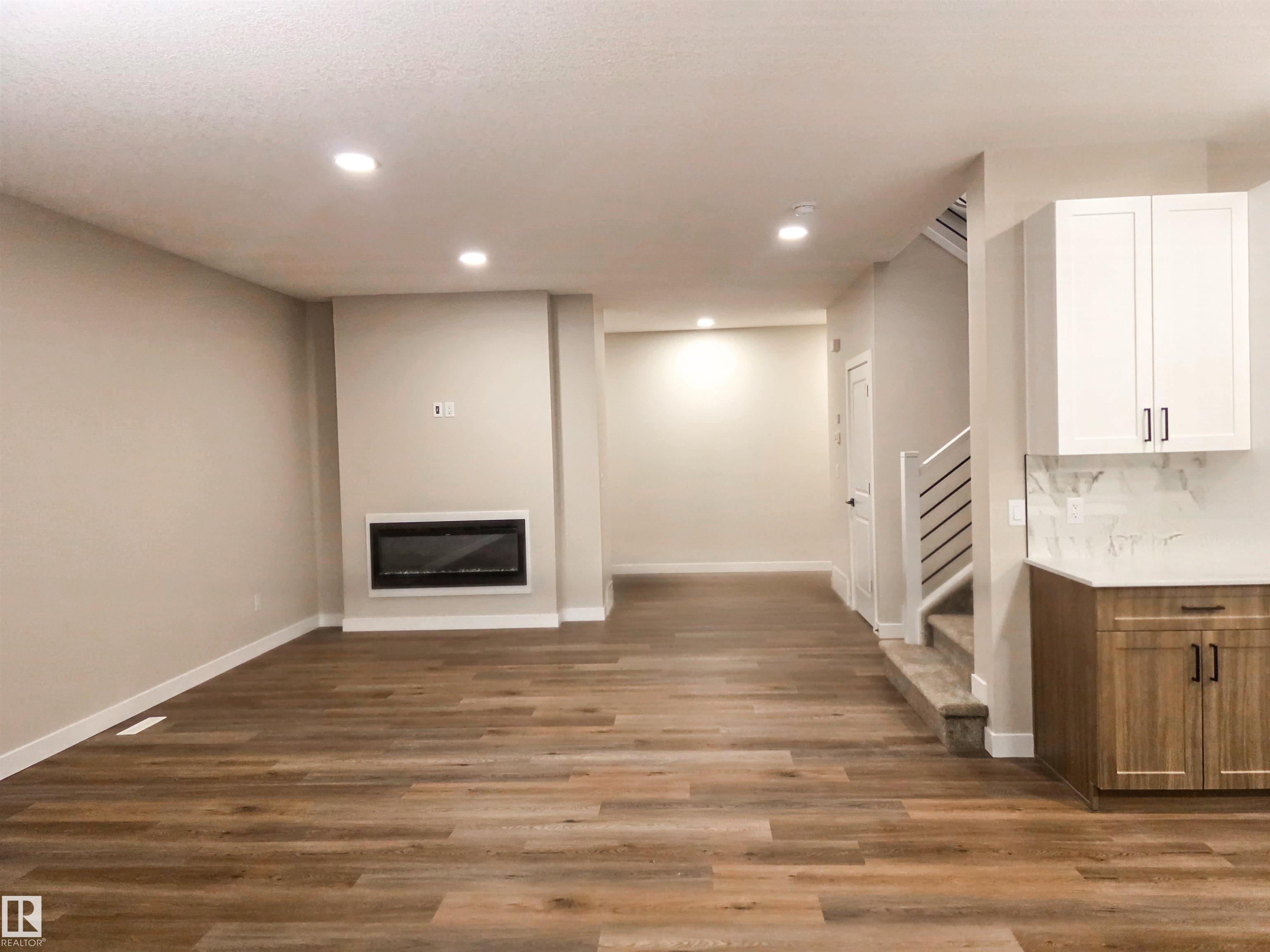 Photo 7 at 3 Emerson Landing, Easton, Spruce Grove