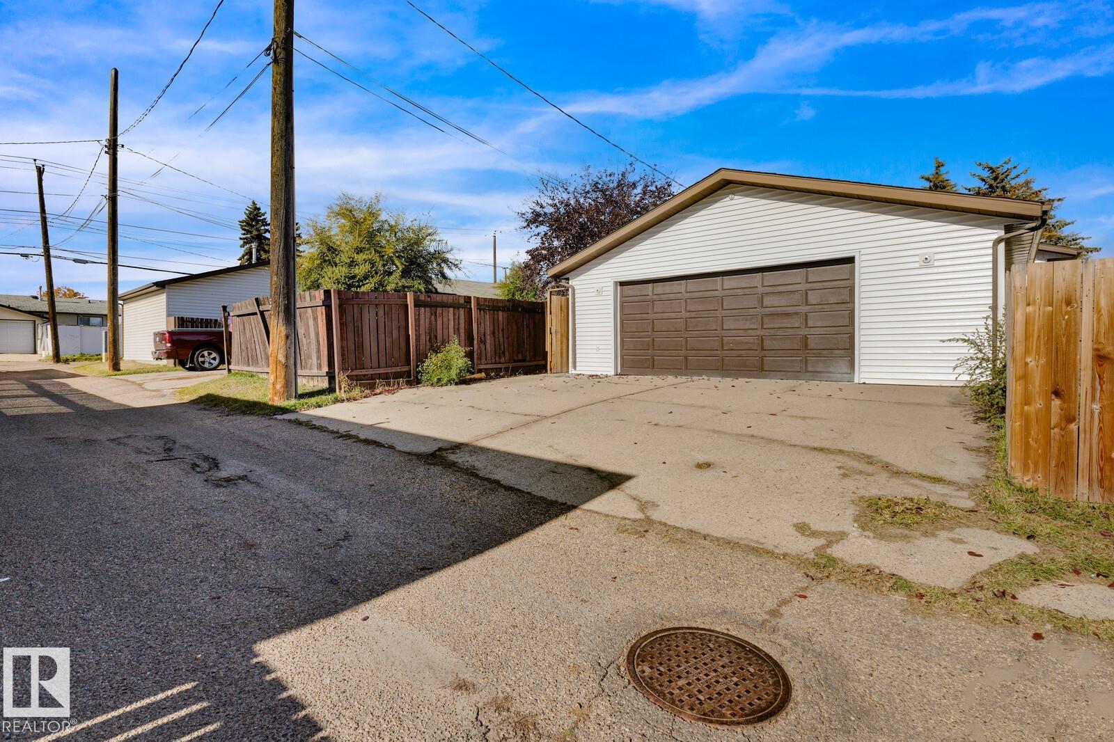 Photo 23 at 5803 136 Avenue NW, Belvedere, Edmonton