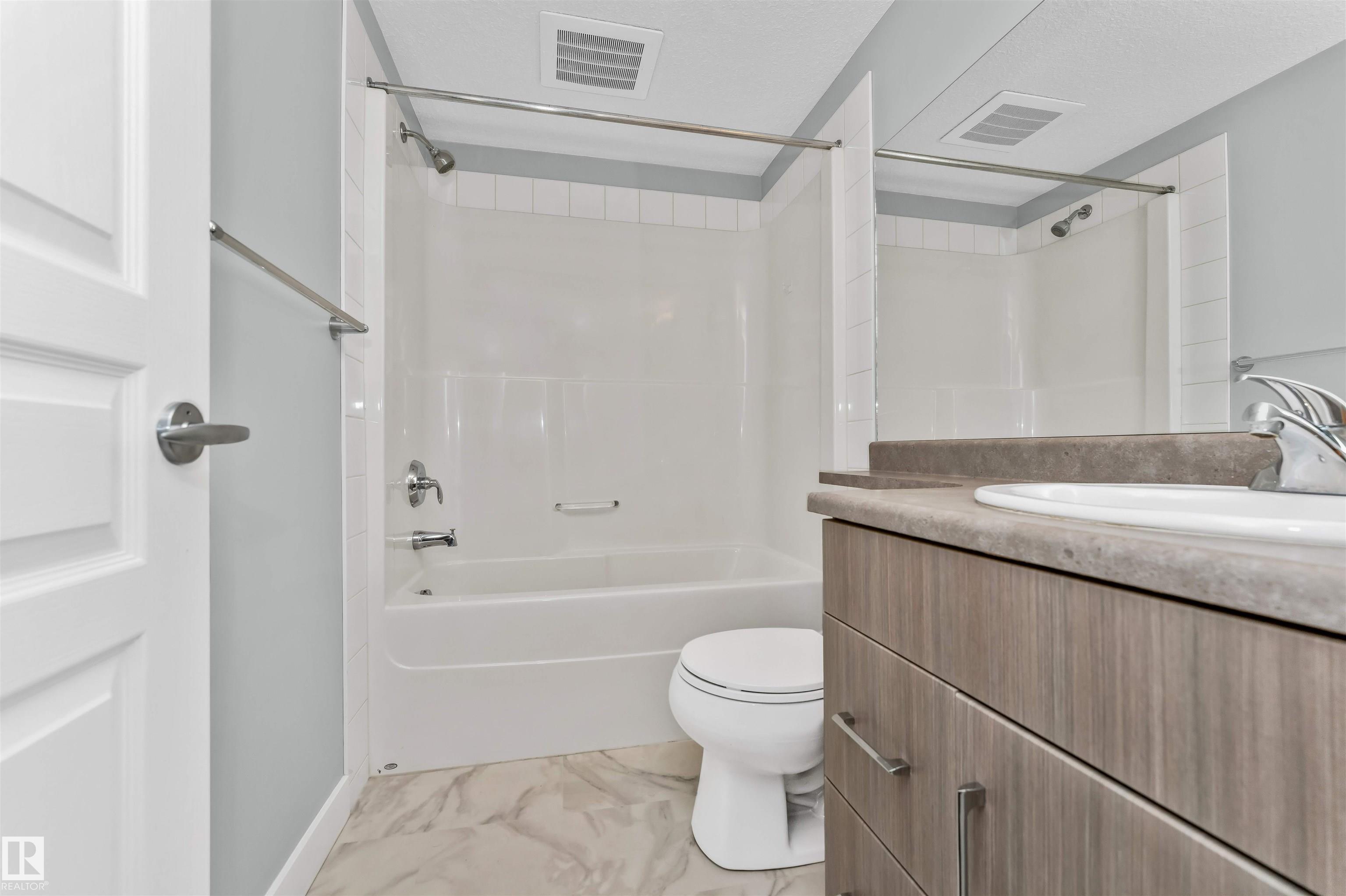 301 - 3670 139 Avenue NW, Clareview Town Centre, Edmonton