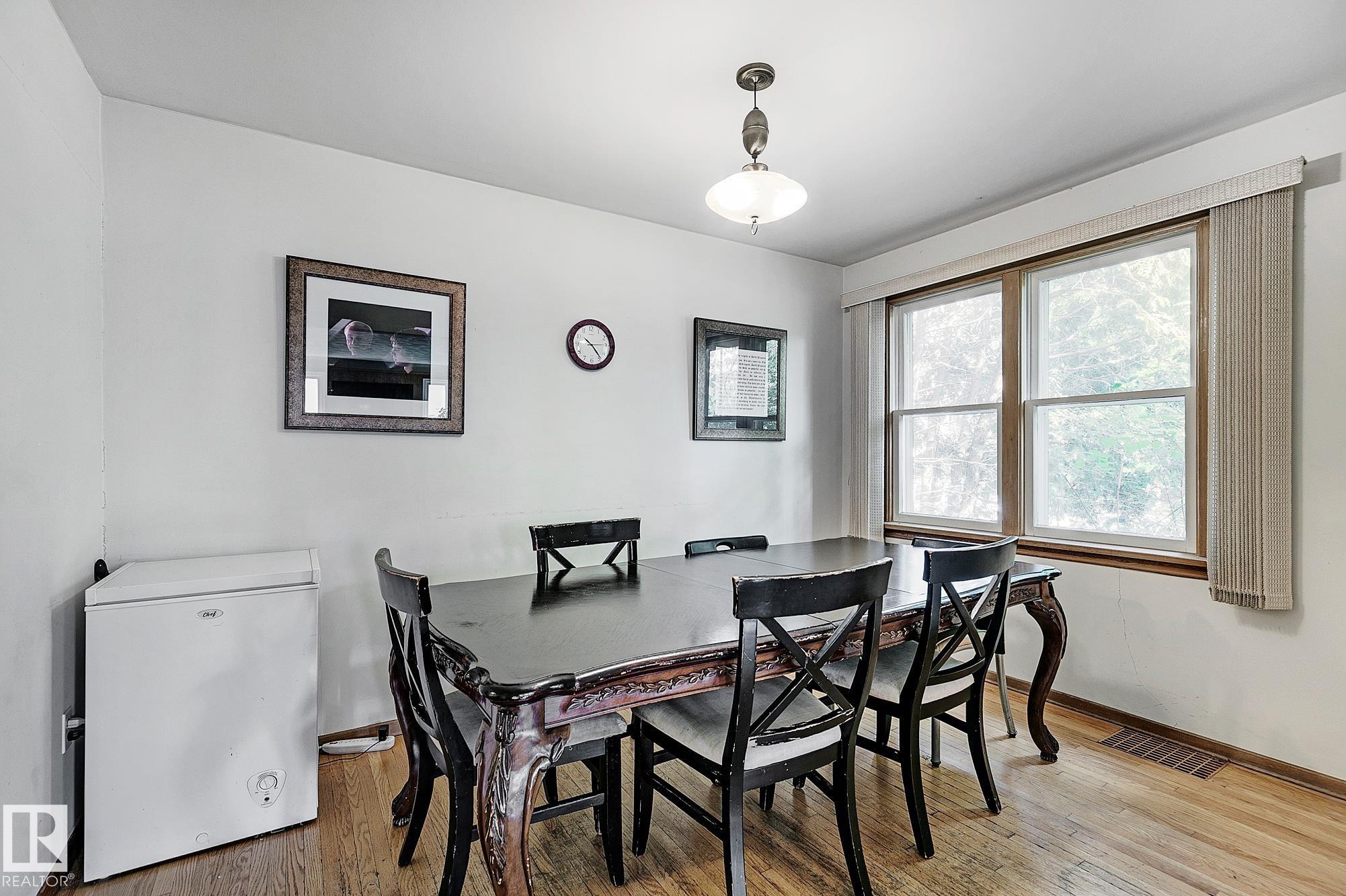 Photo 8 at 11559 80 Avenue NW, Belgravia, Edmonton