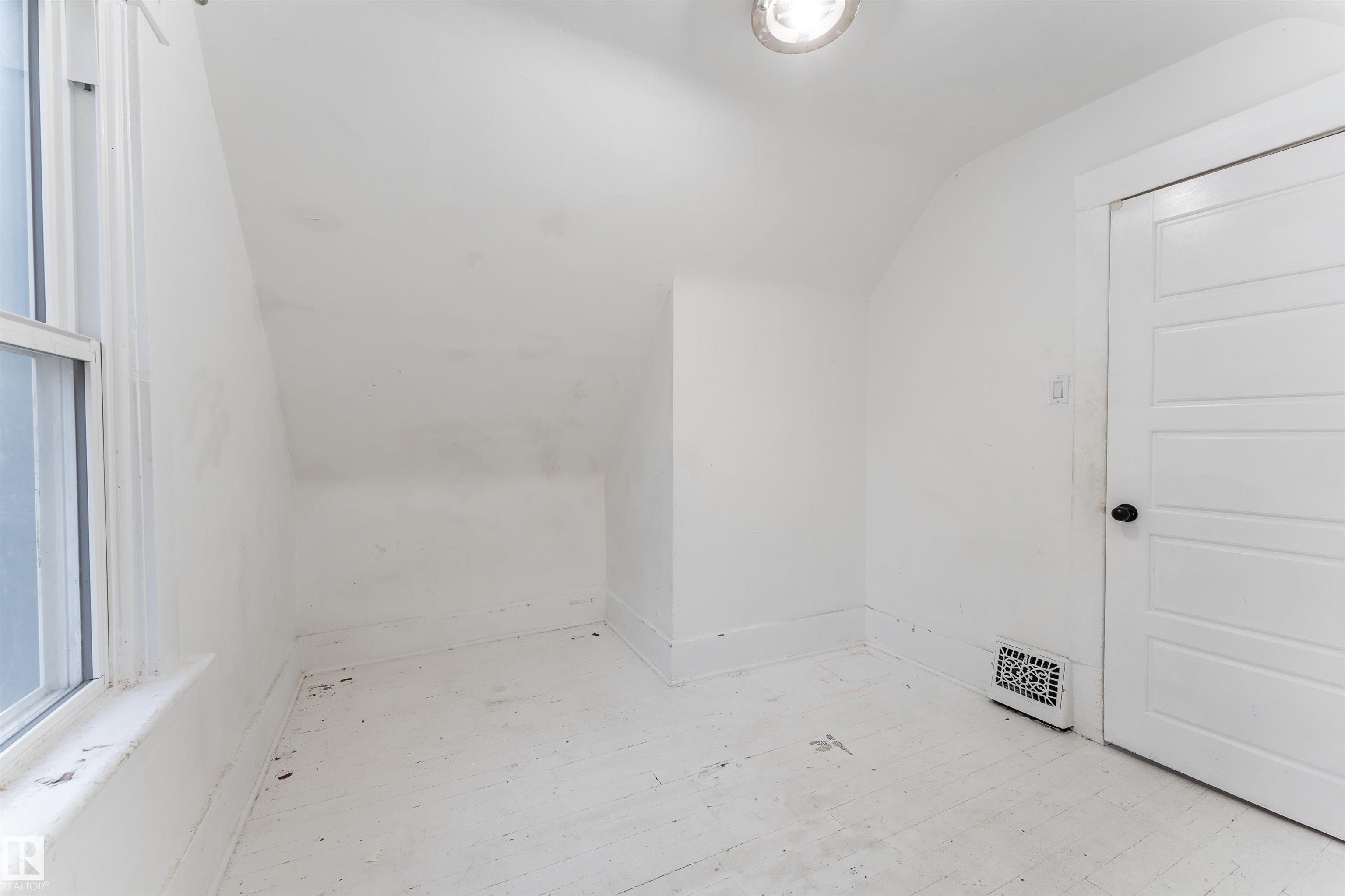 Photo 13 at 12018 95 Street NW, Alberta Avenue, Edmonton