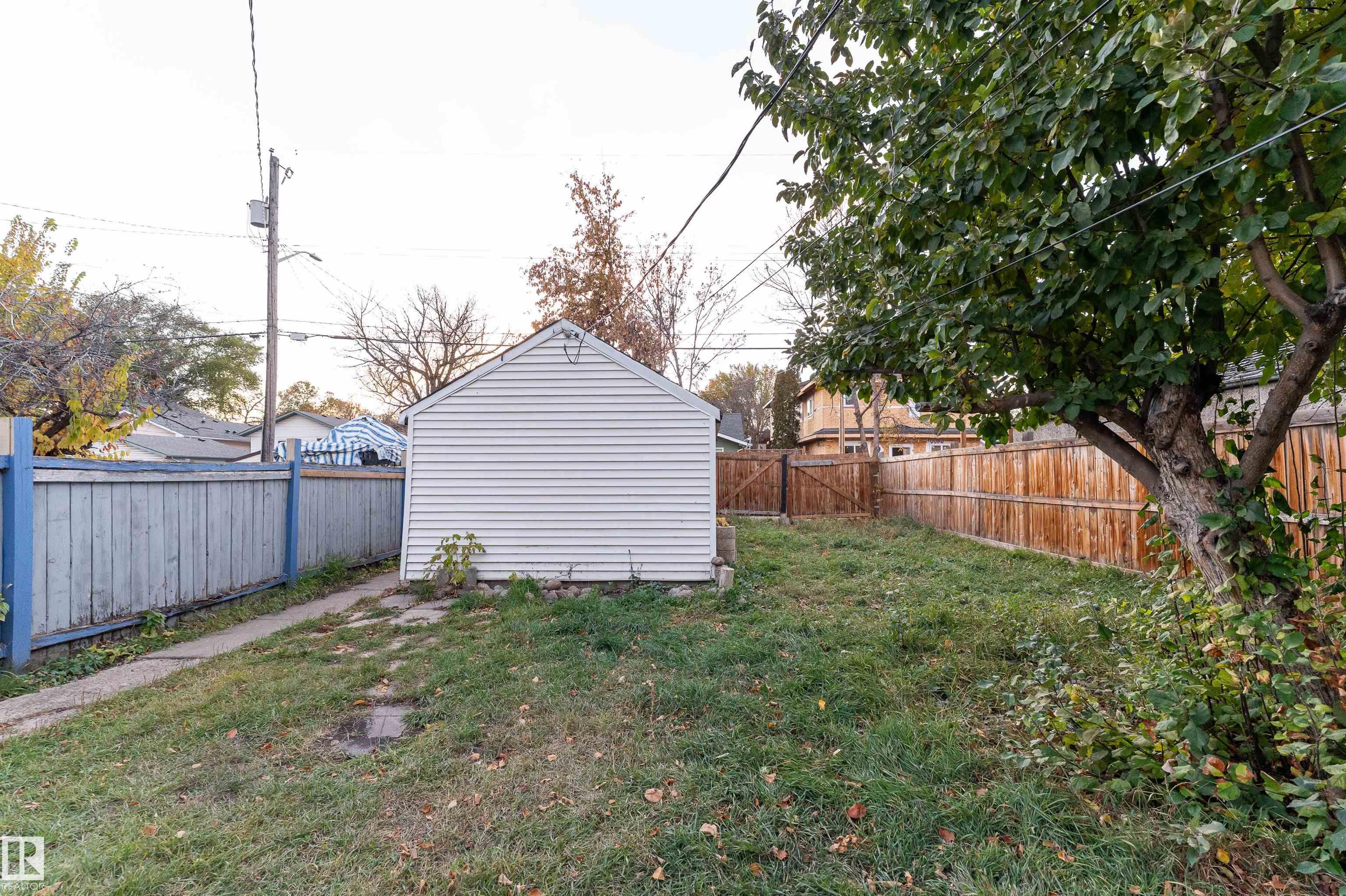 Photo 26 at 12018 95 Street NW, Alberta Avenue, Edmonton