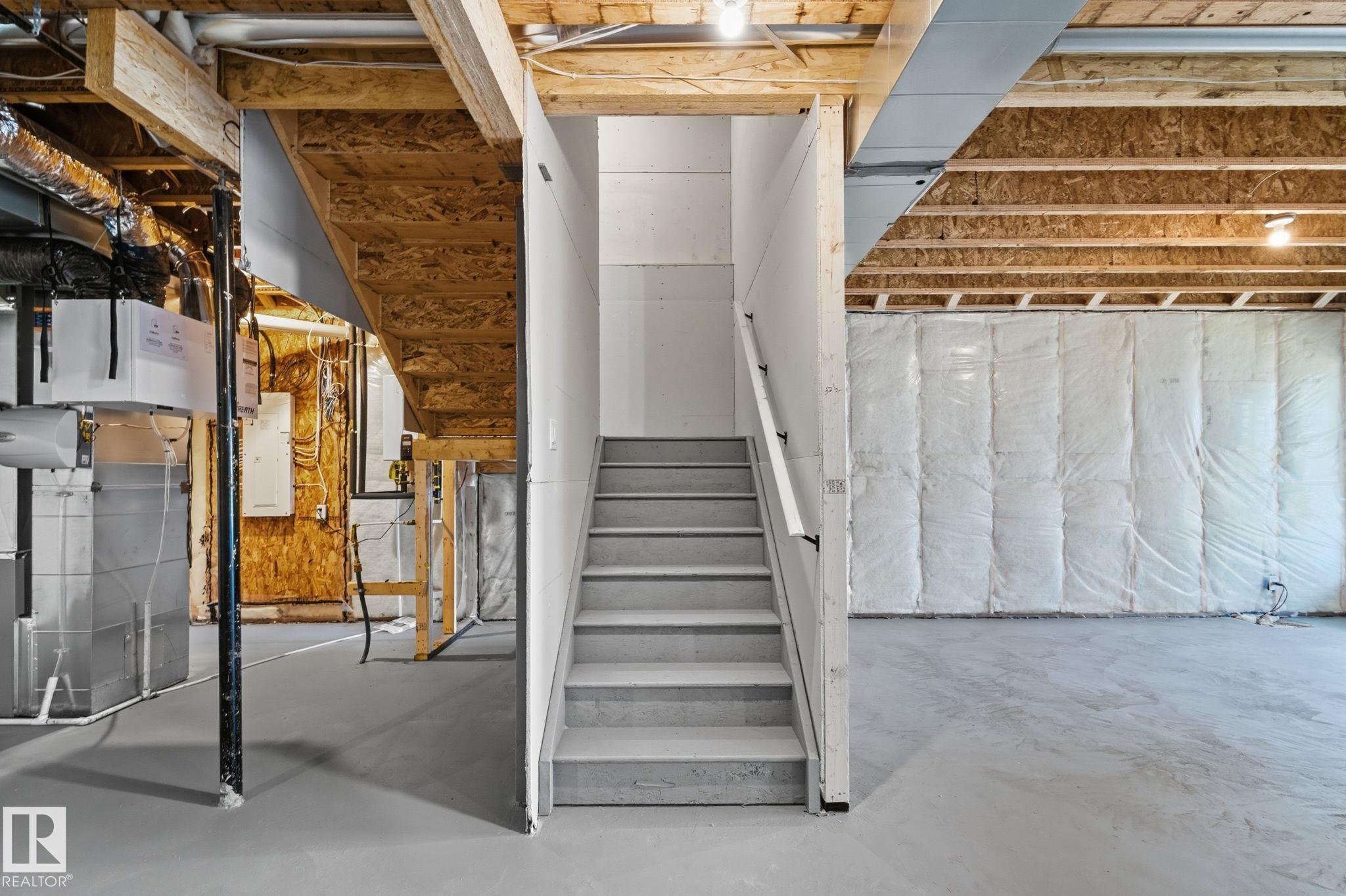 Photo 60 at 1133 Gyrfalcon Crescent NW, Hawks Ridge, Edmonton