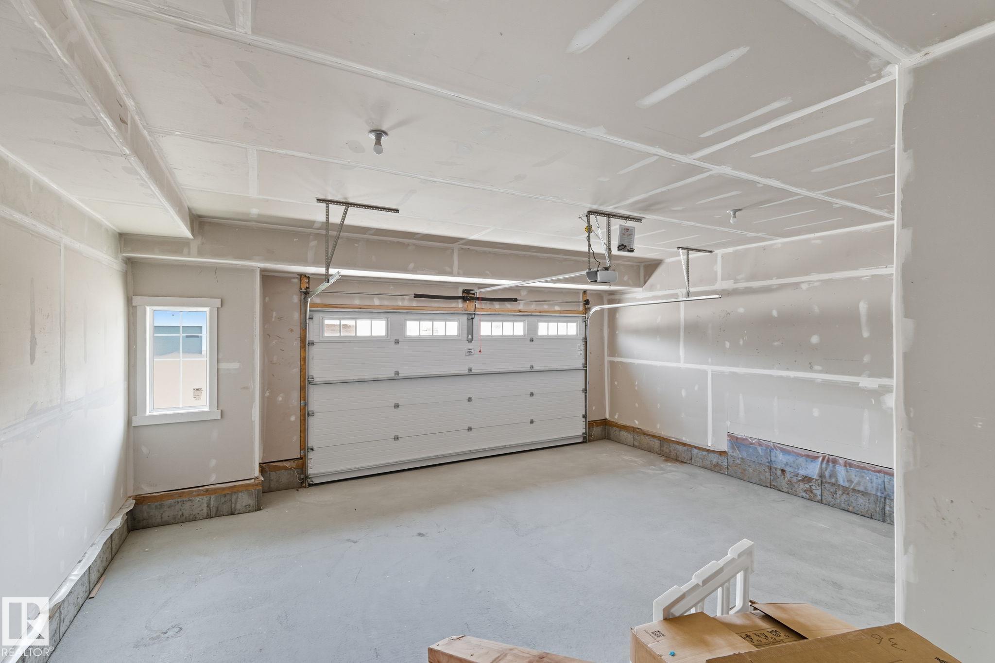 Photo 73 at 1133 Gyrfalcon Crescent NW, Hawks Ridge, Edmonton