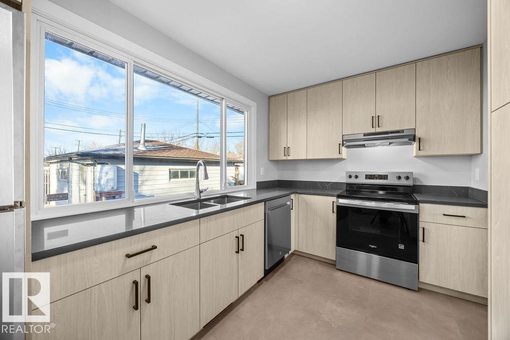 Photo 6 at 10458 166 Street NW, Britannia Youngstown, Edmonton