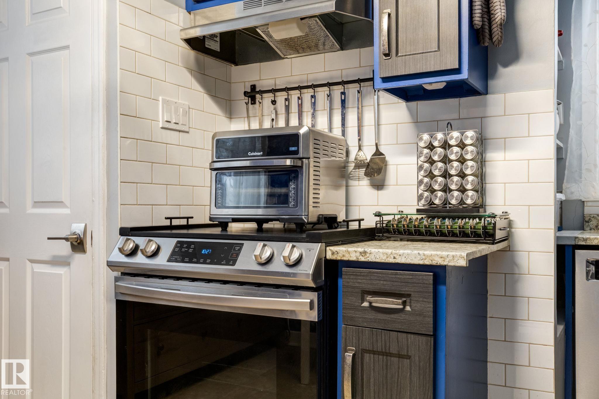 Photo 10 at 11844 96 Street NW, Alberta Avenue, Edmonton