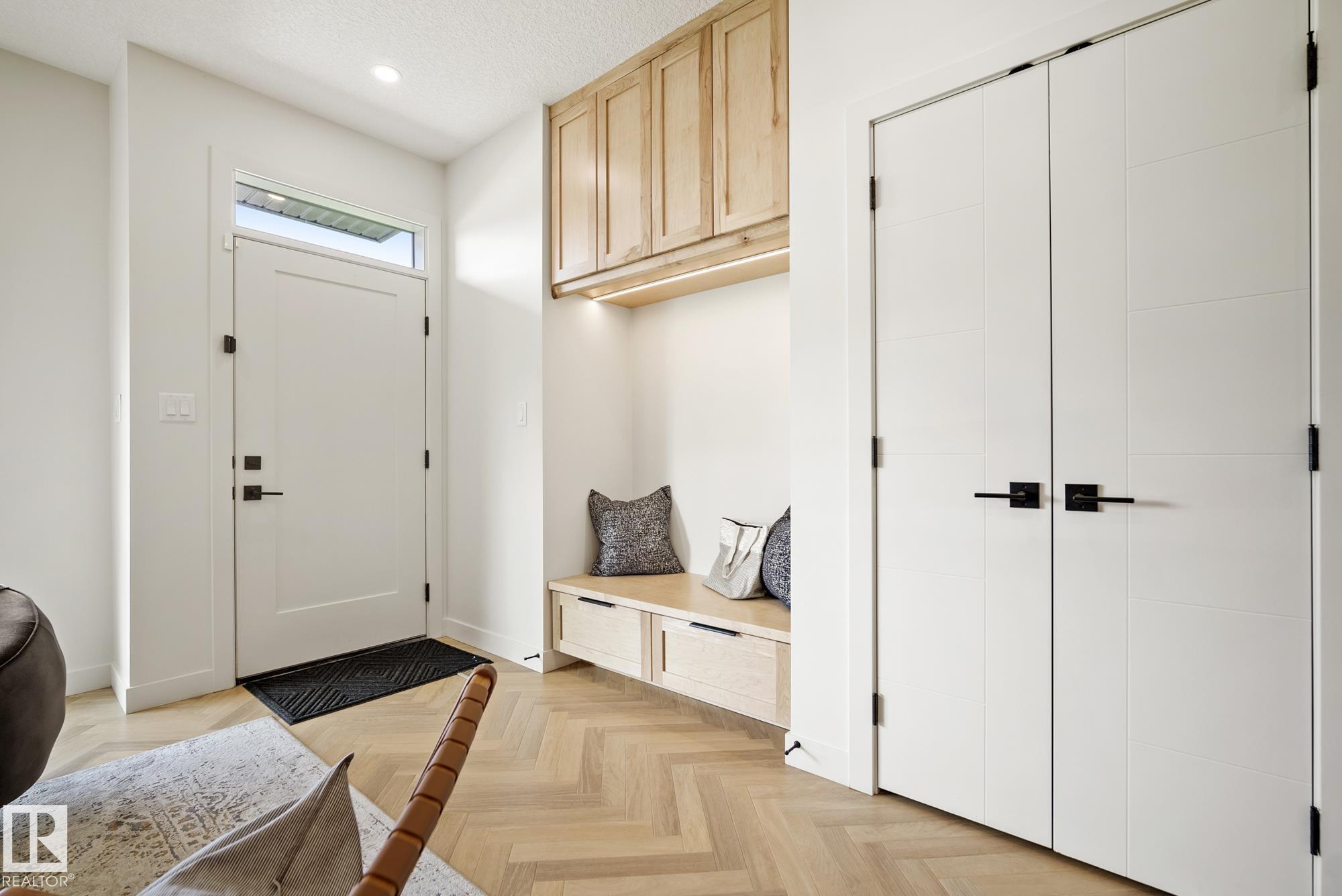 Picture for 8803 STRATHEARN DR NW