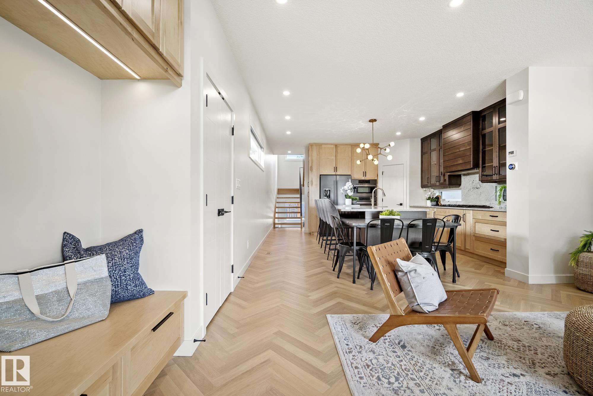 Picture for 8803 STRATHEARN DR NW