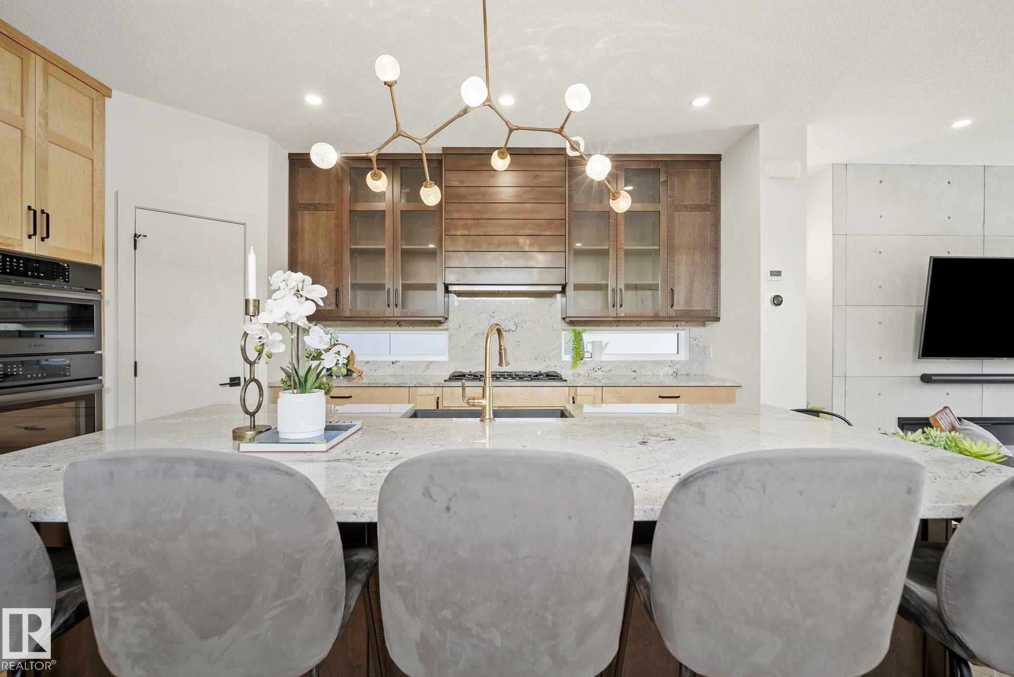 Picture for 8803 STRATHEARN DR NW