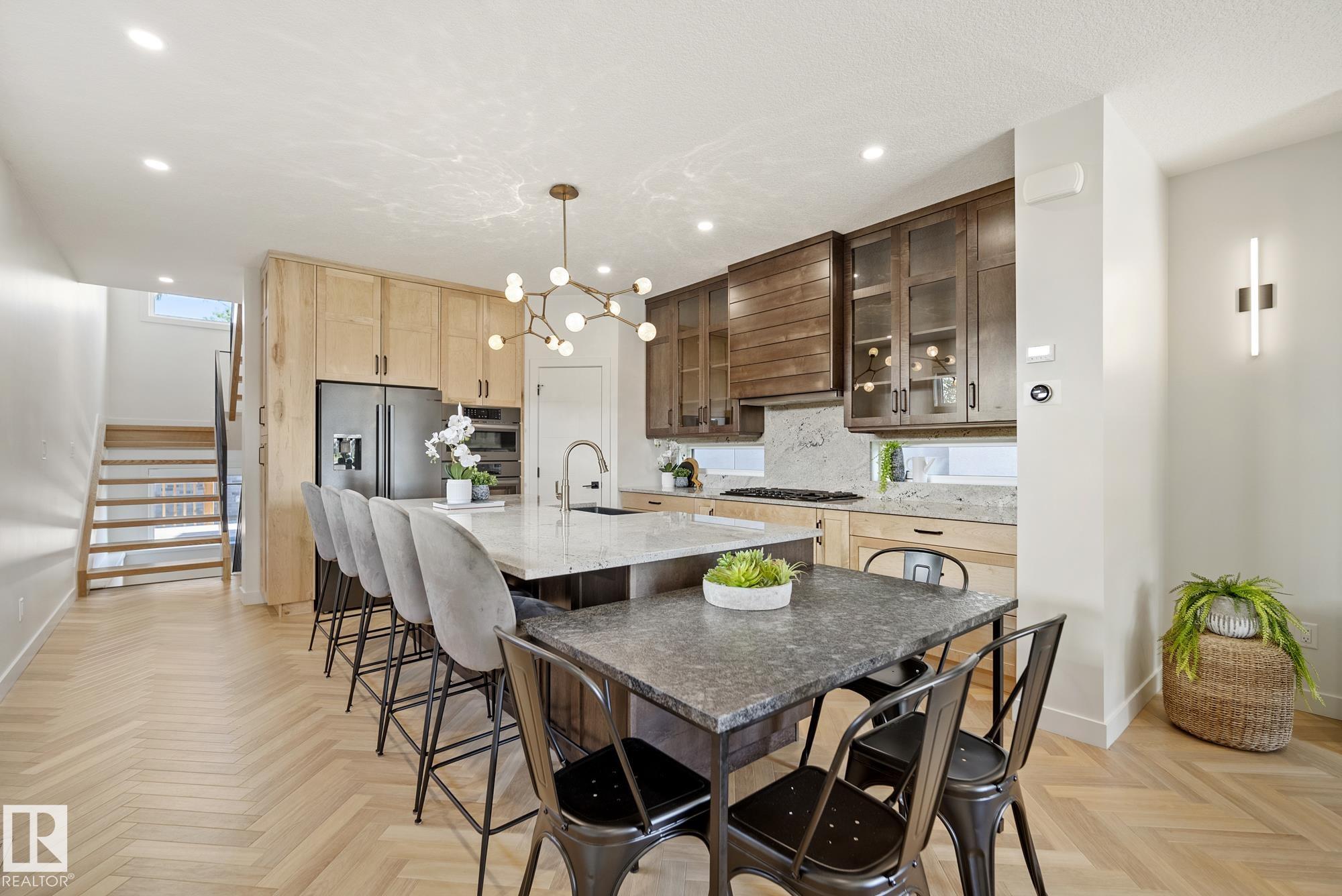 Picture for 8803 STRATHEARN DR NW