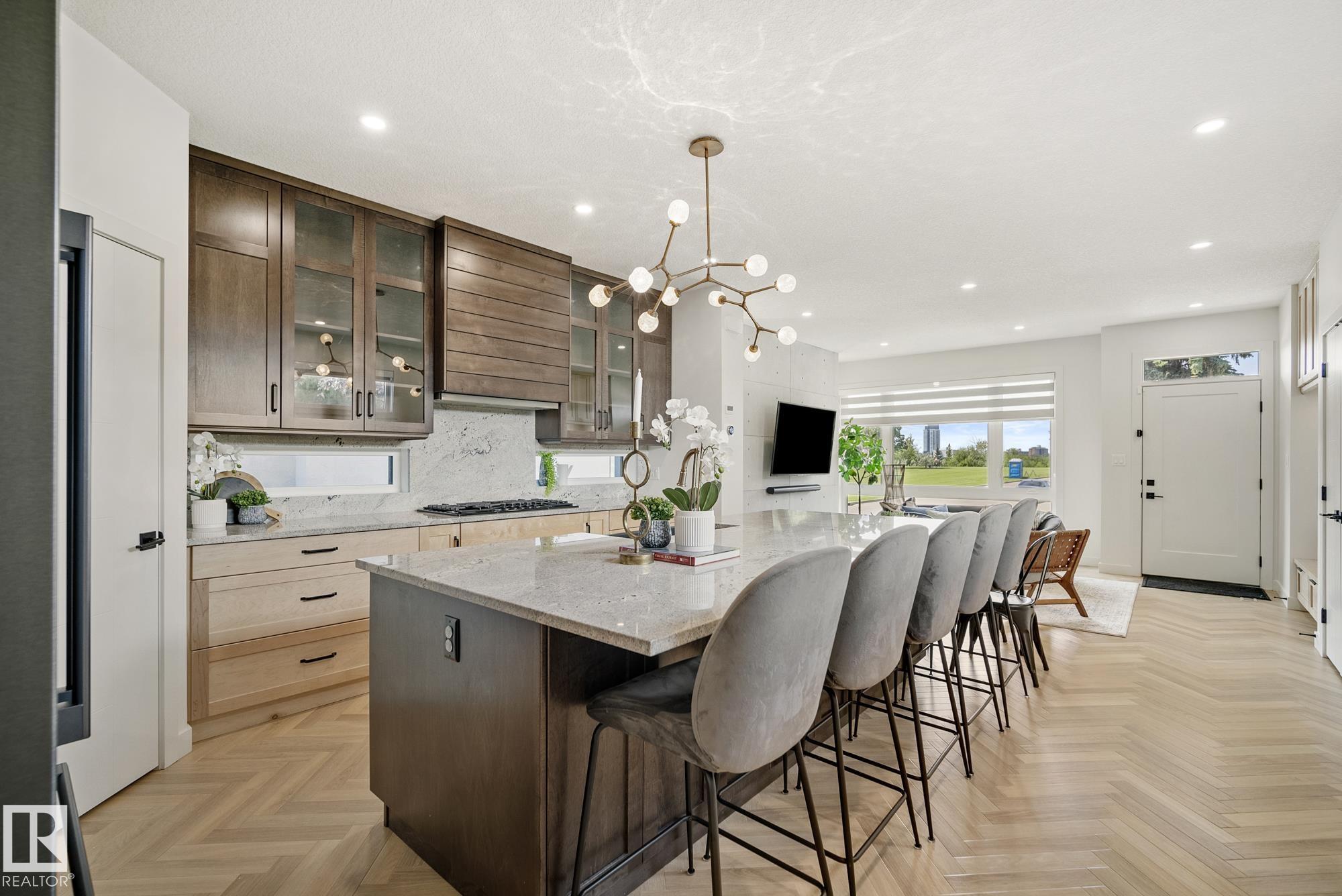 Picture for 8803 STRATHEARN DR NW