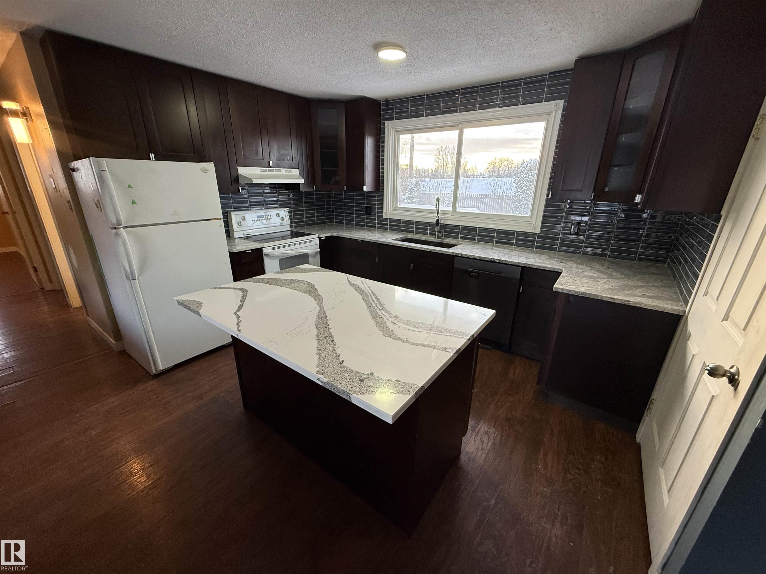 Photo 6 at 17939 80 Avenue NW, Aldergrove, Edmonton
