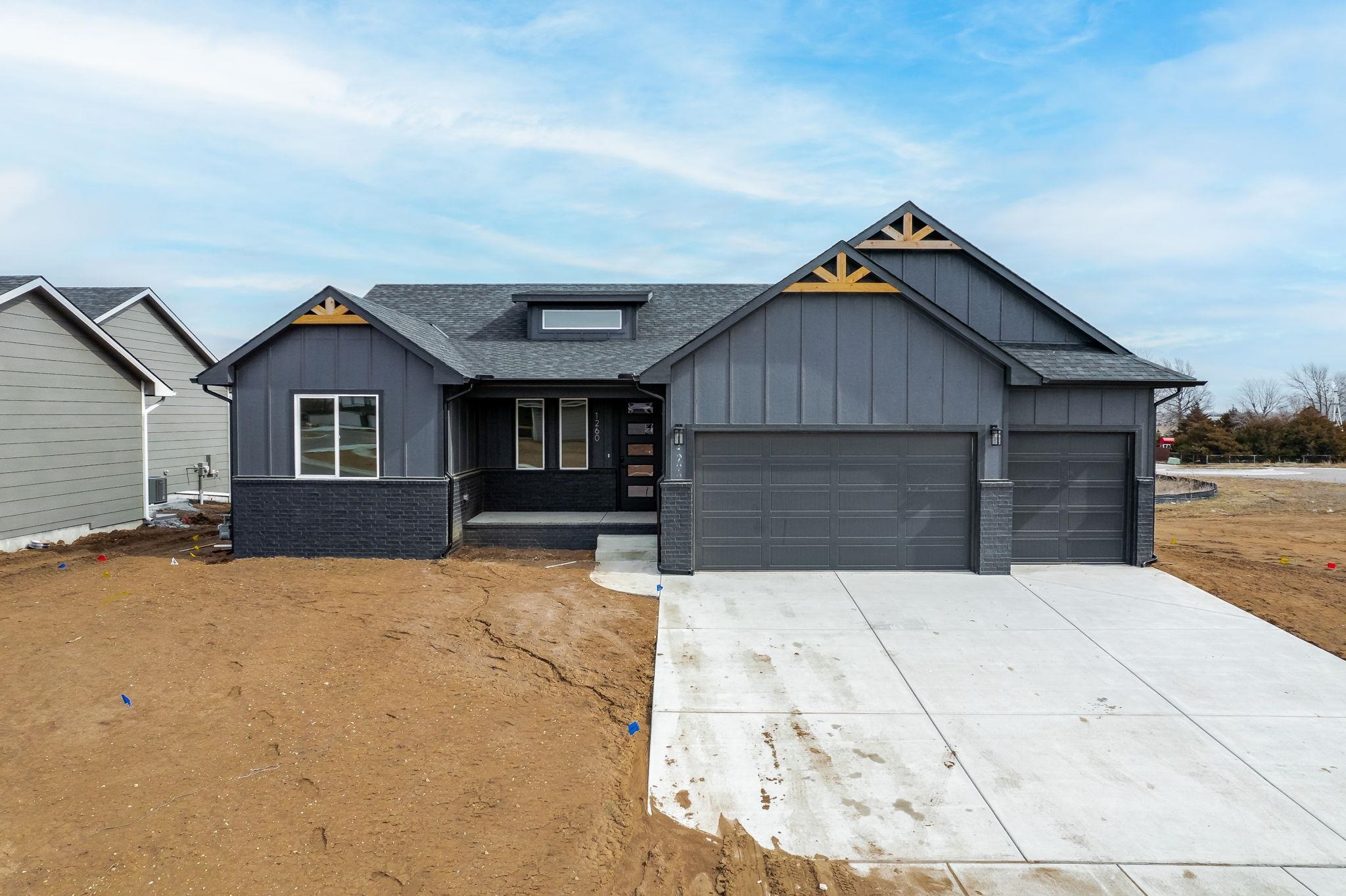 Photo of 1260 N Main St in Goddard, KS