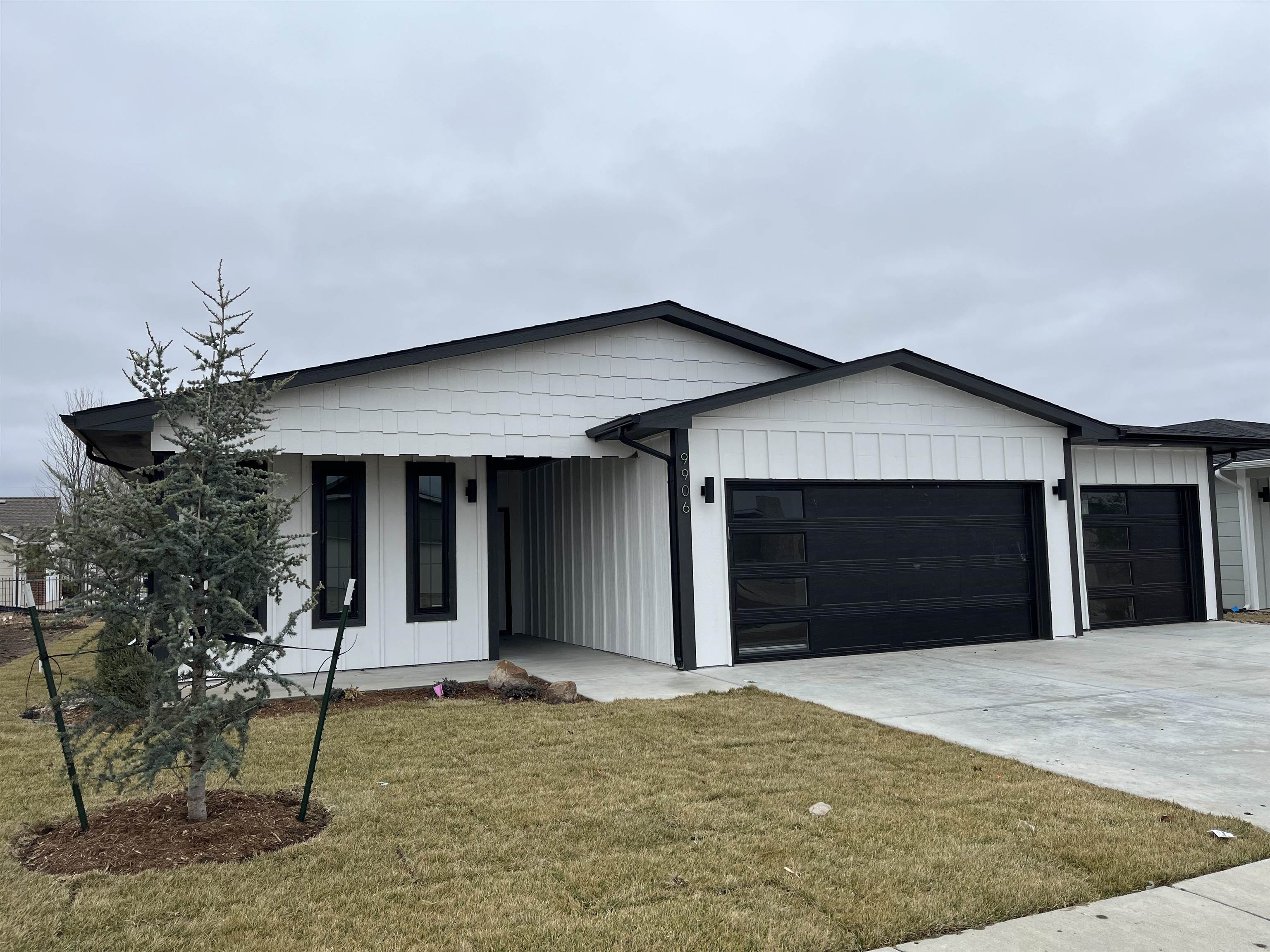 Photo of 9906 E Annabelle Cir in Wichita, KS