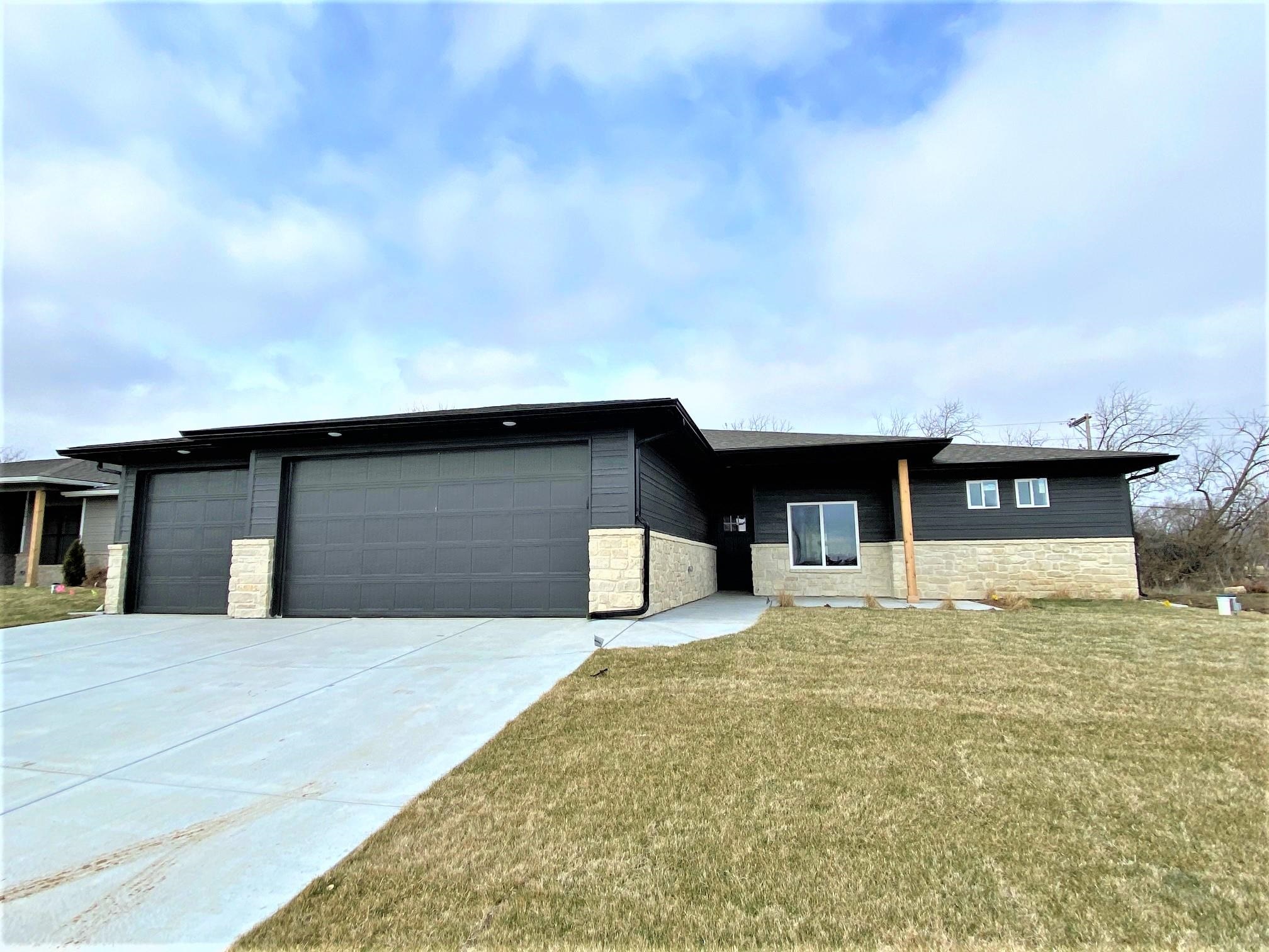 Photo of 12017 E Bonita Cir in Wichita, KS