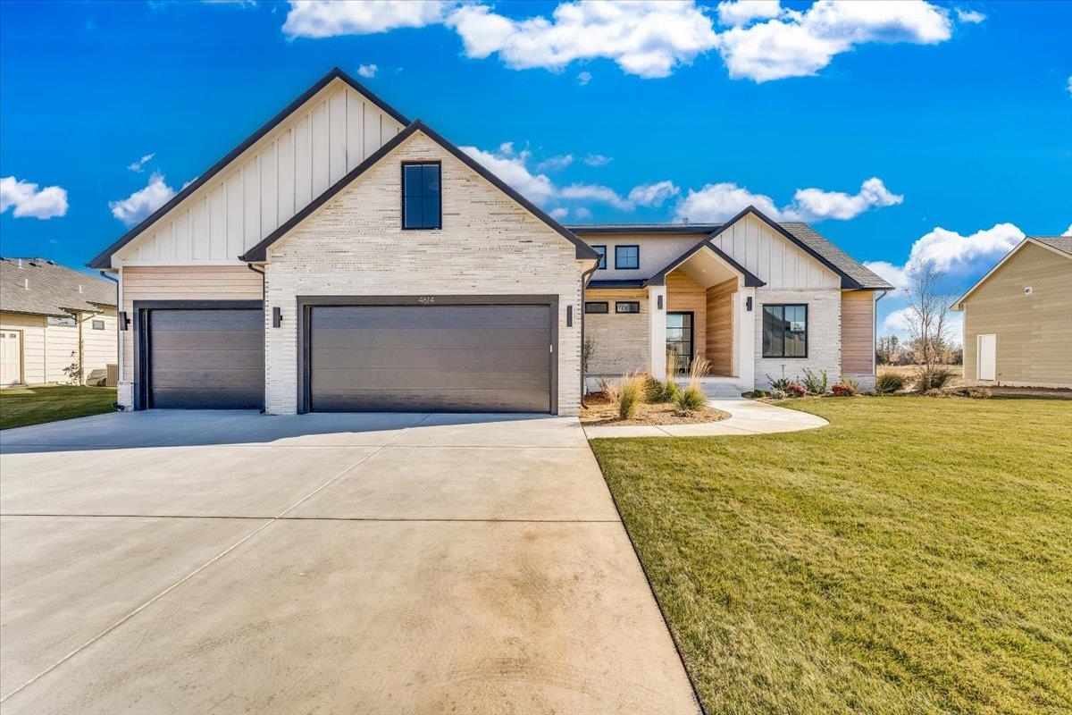 Photo of 4614 N Cimarron Cir in Wichita, KS