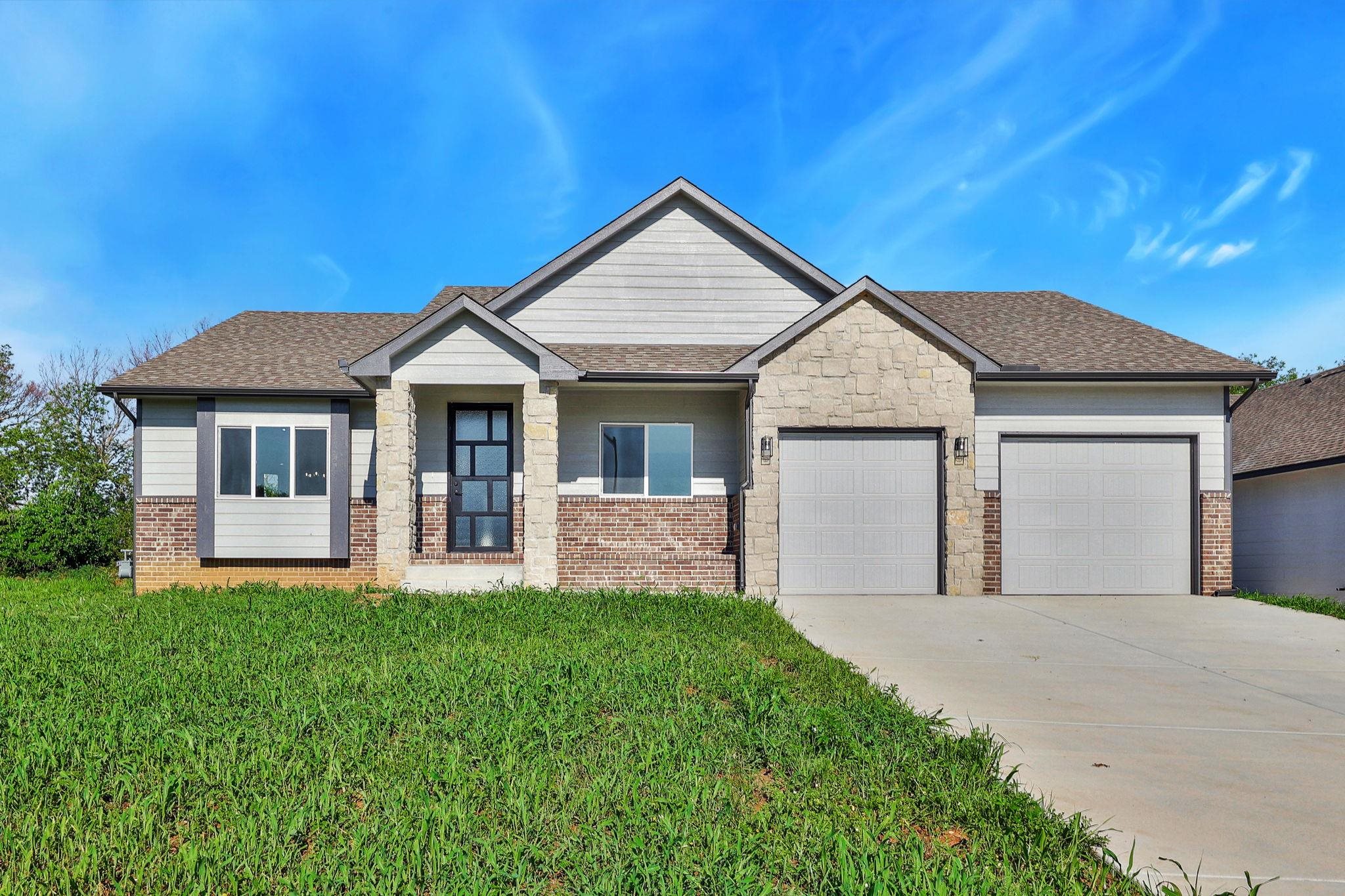 Photo of 1917 S Teakwood Ct in Wichita, KS