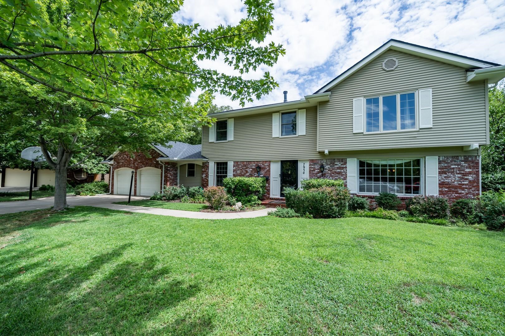 7954 E Dublin Ct