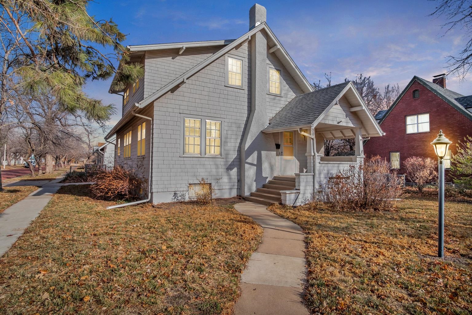 700 E 5th St